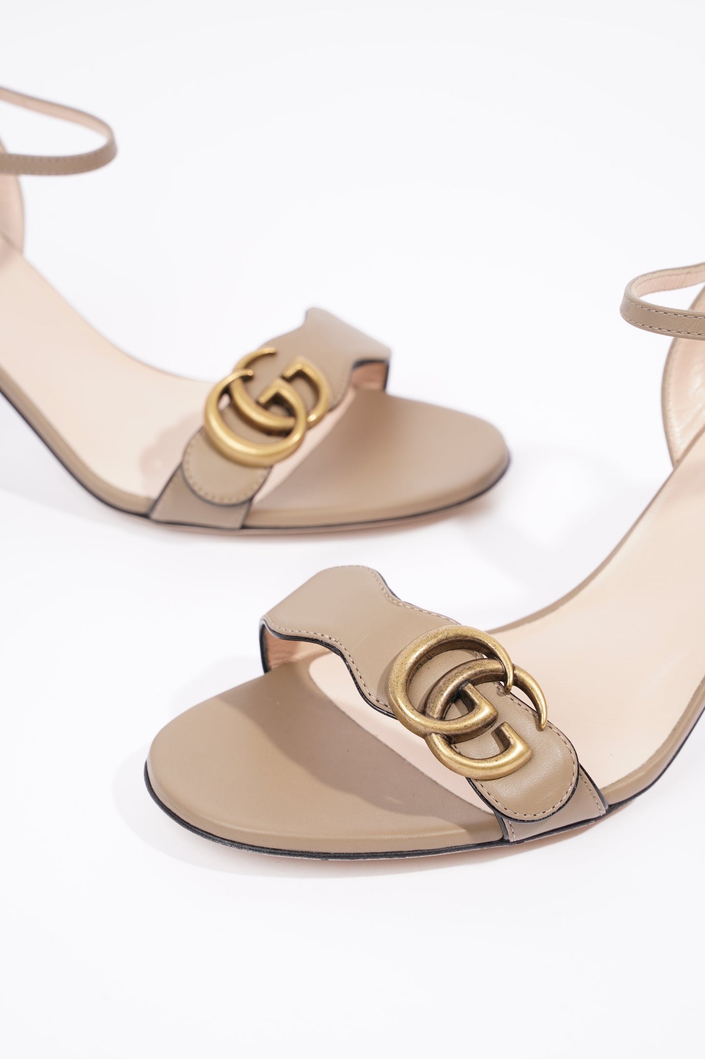 Gucci Womens Marmont Sandal Beige EU 39 / UK 6