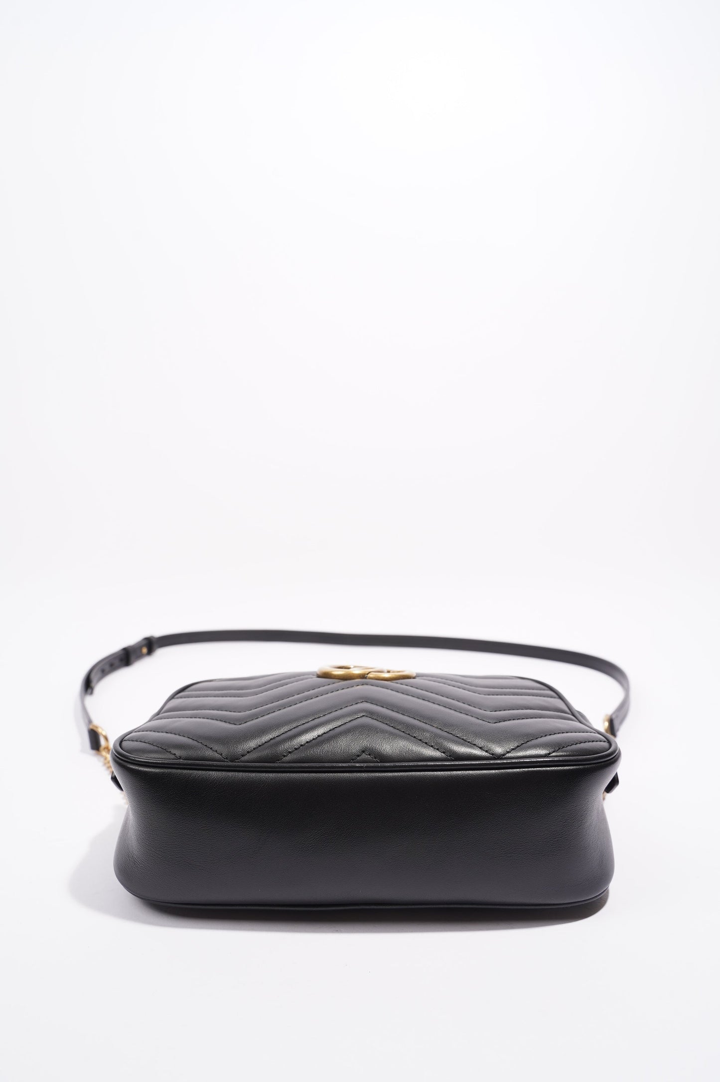 Gucci Womens Marmont Zip Black Matelasse Leather Small