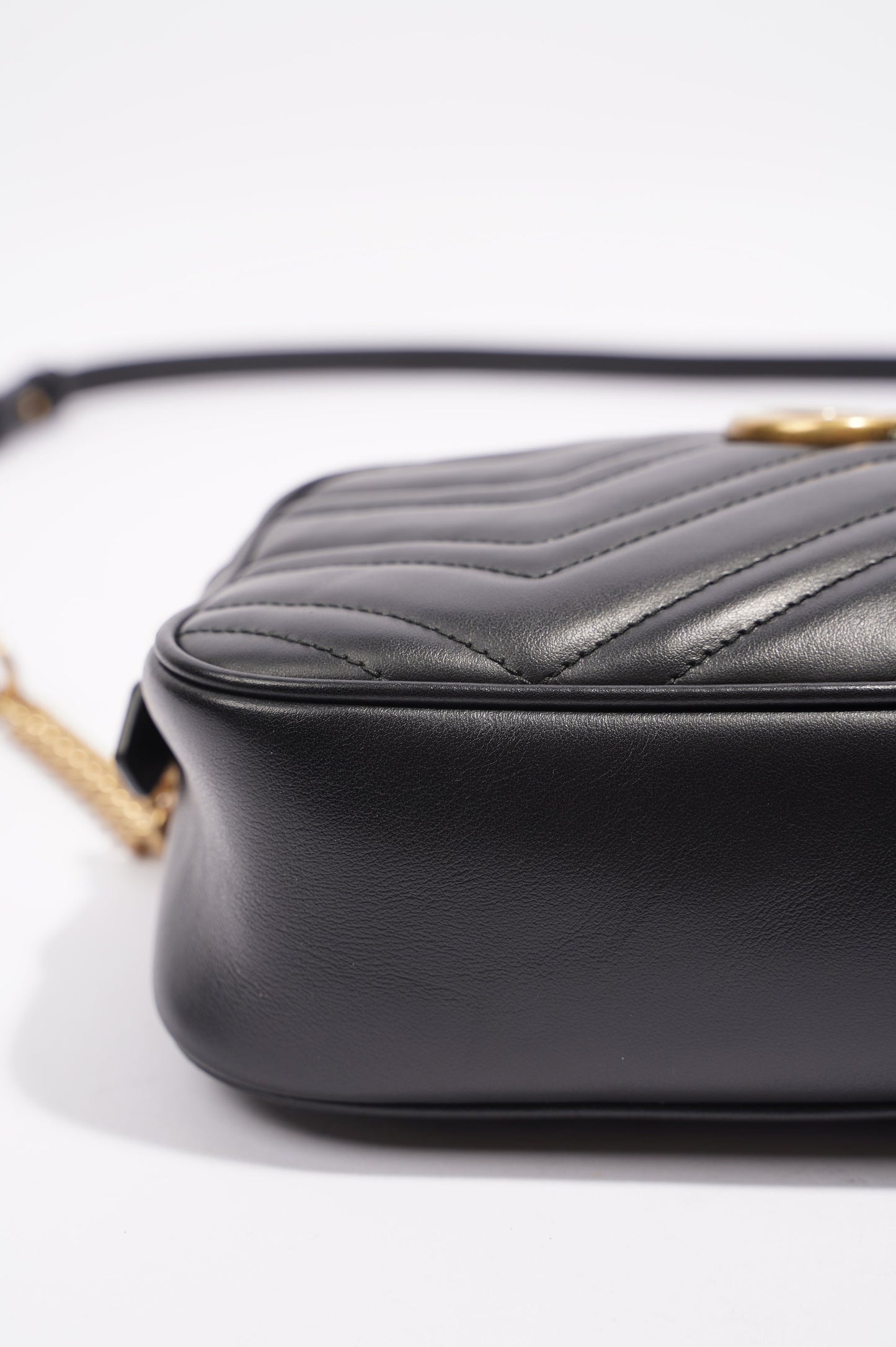 Gucci Womens Marmont Zip Black Matelasse Leather Small