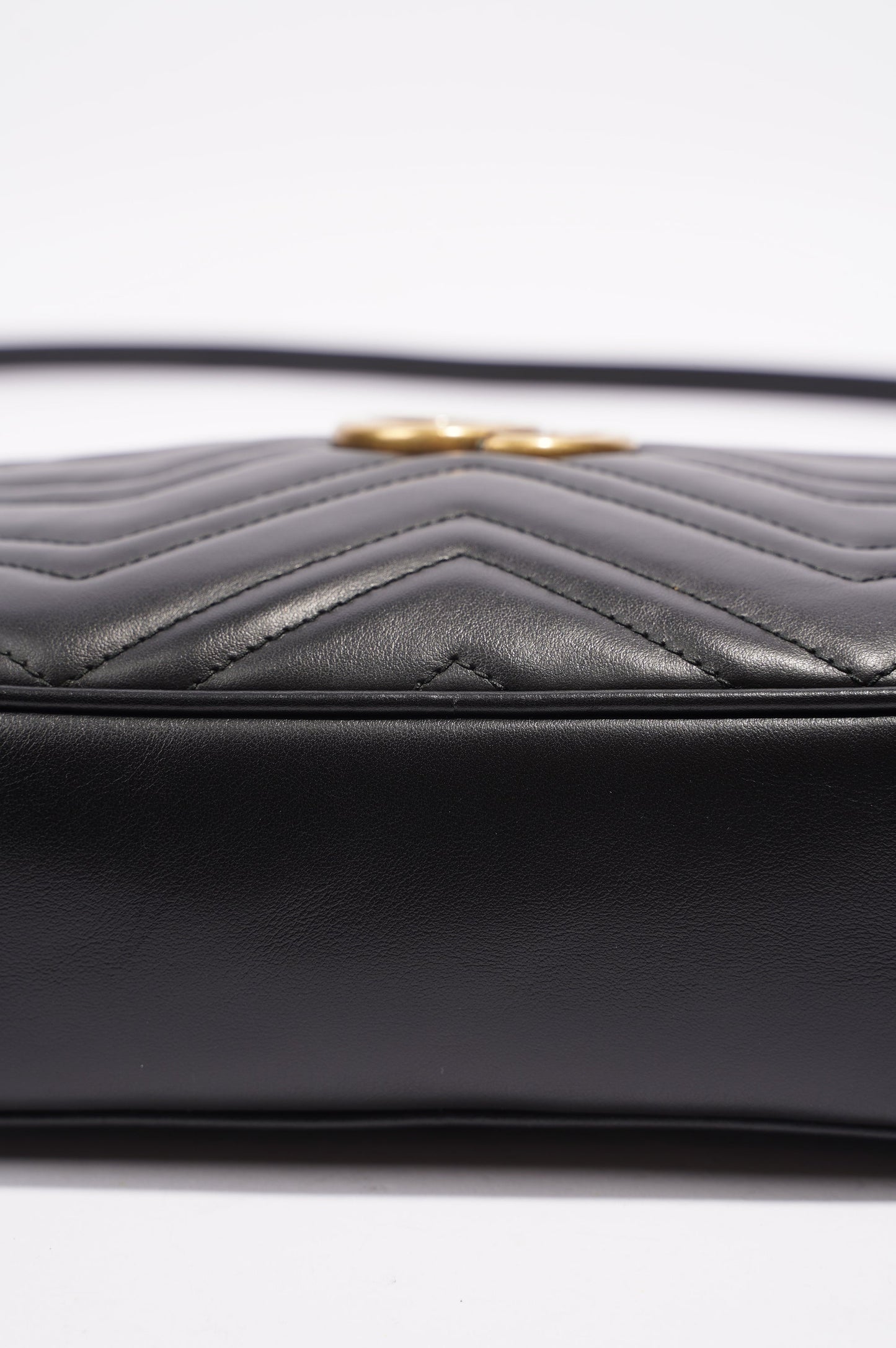 Gucci Womens Marmont Zip Black Matelasse Leather Small