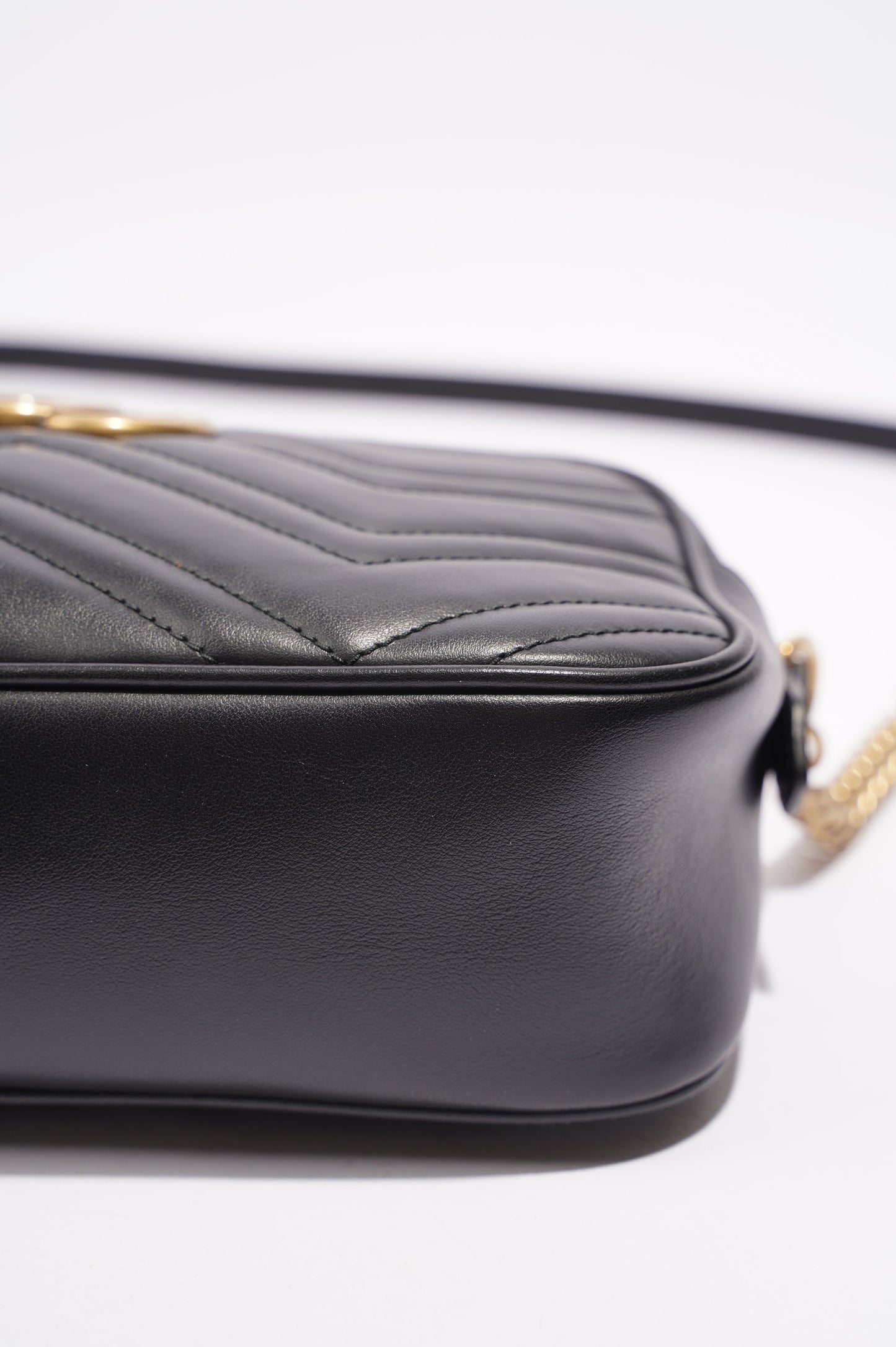 Gucci Womens Marmont Zip Black Matelasse Leather Small