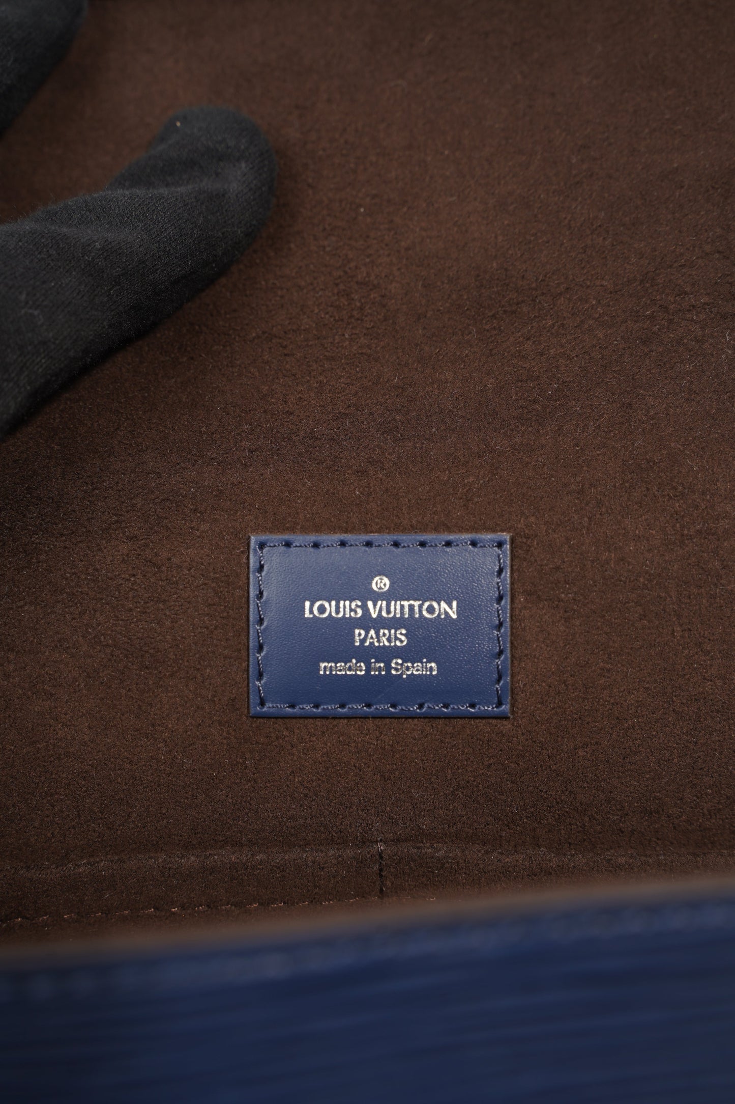 Louis Vuitton Cluny MM Navy Epi Leather
