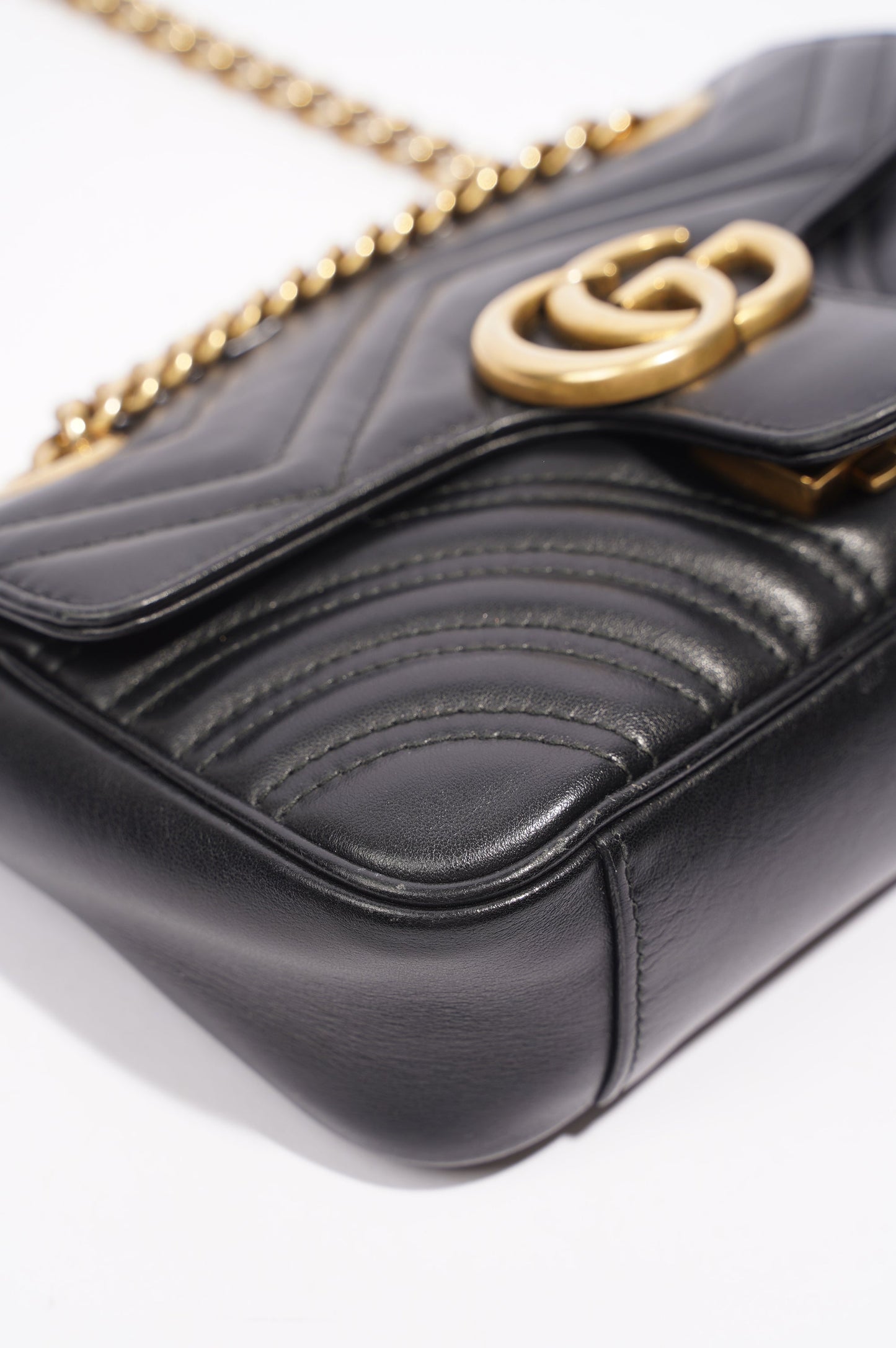 Gucci Womens Marmont Flap Black Leather Mini