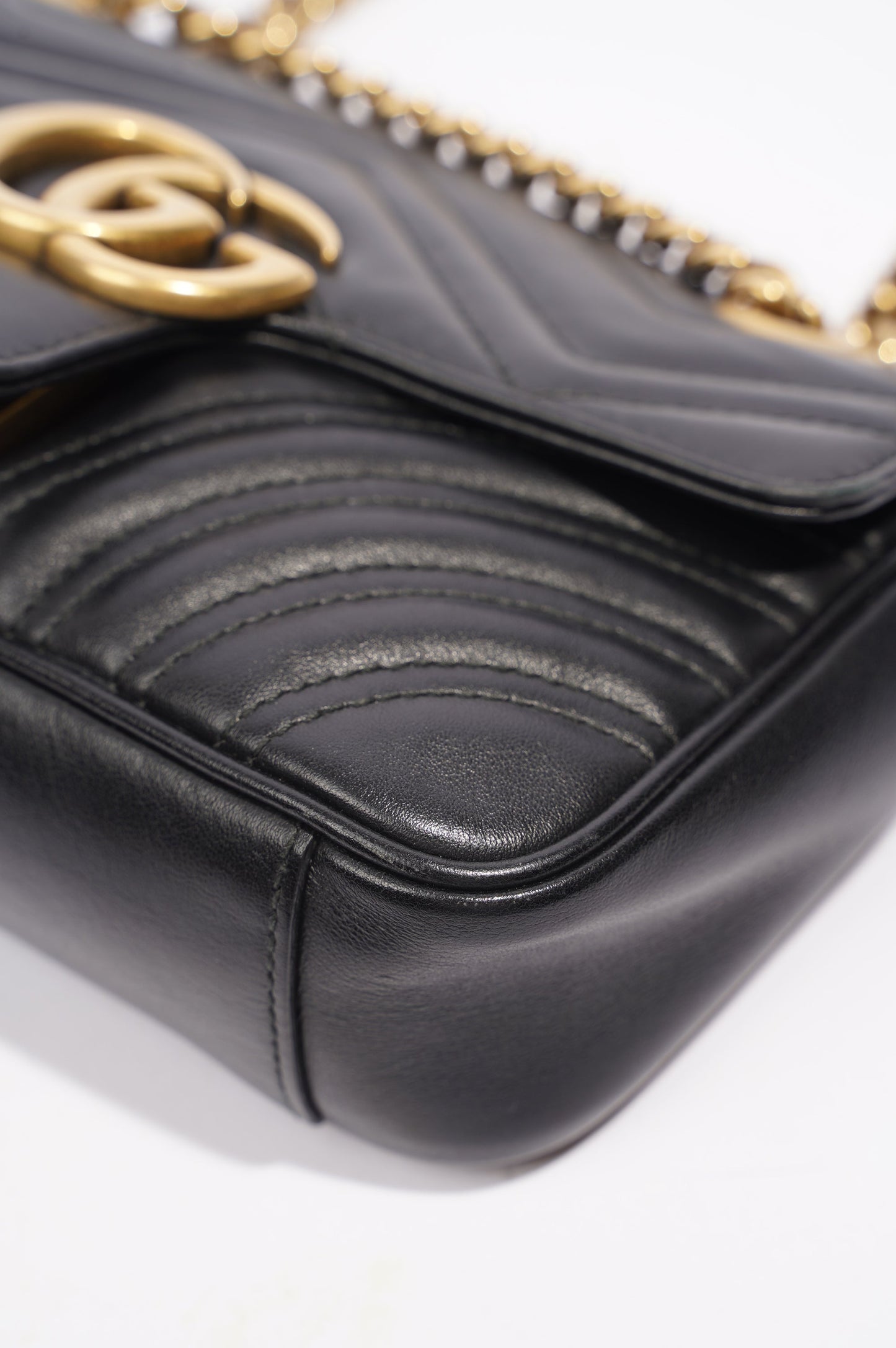 Gucci Womens Marmont Flap Black Leather Mini