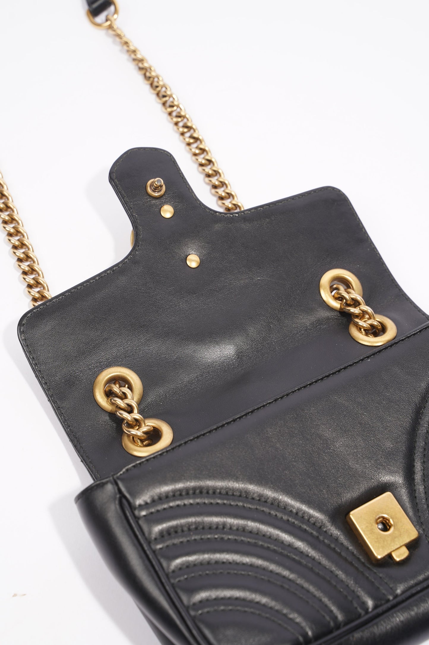 Gucci Womens Marmont Flap Black Leather Mini