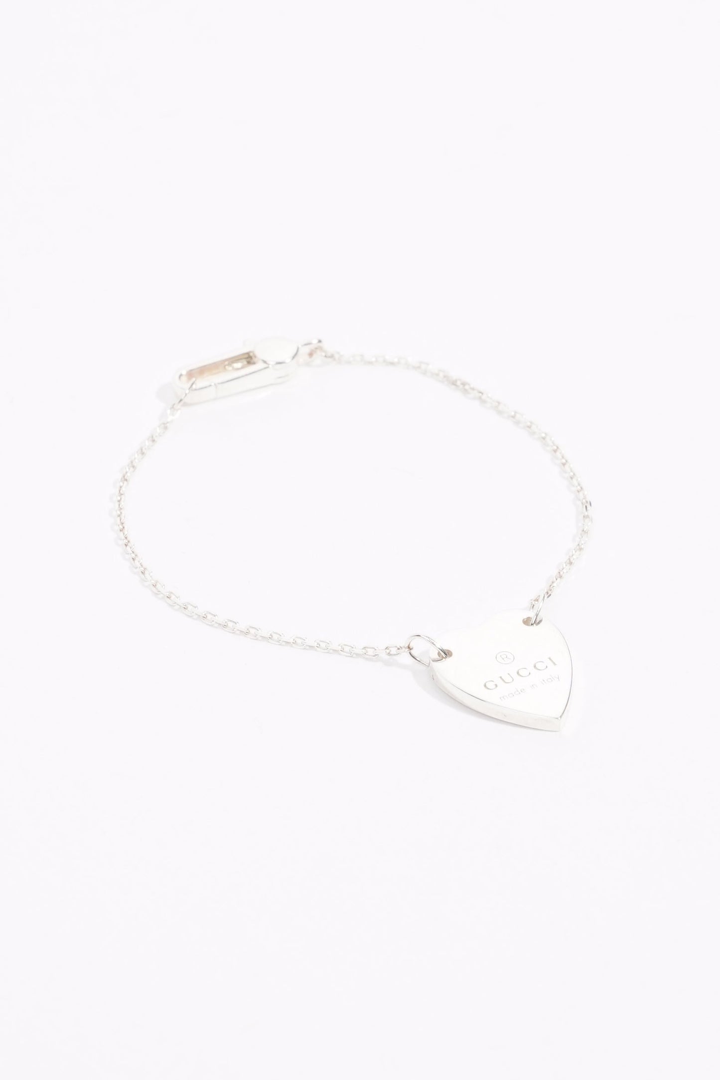 Gucci Womens Heart Bracelet Silver