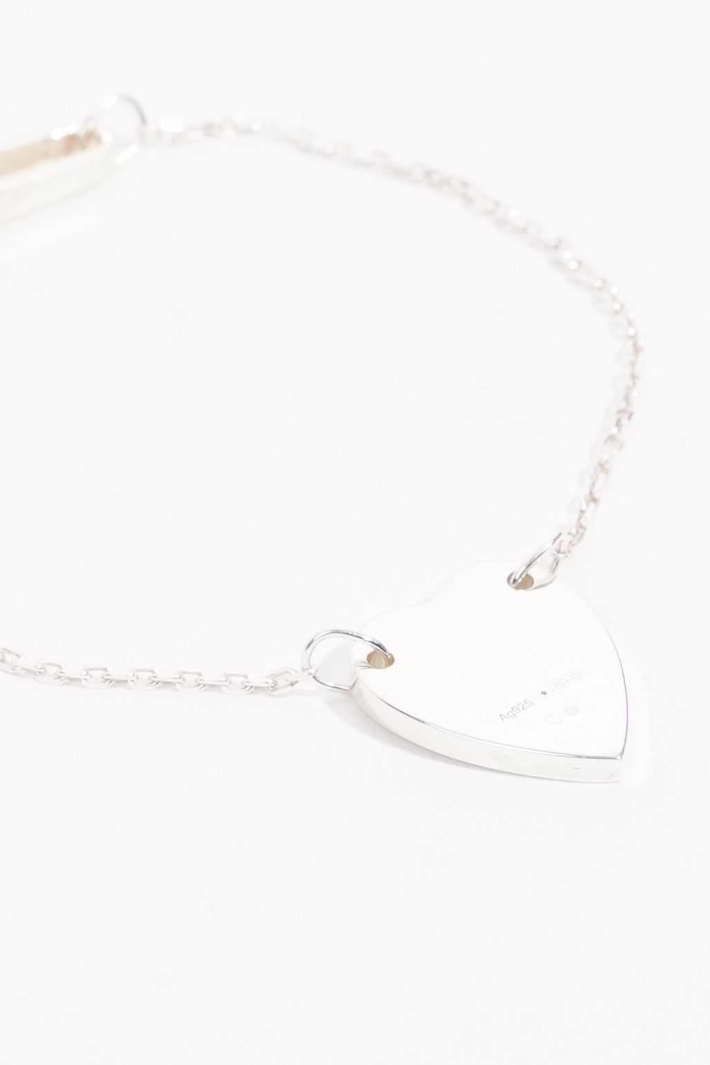 Gucci Womens Heart Bracelet Silver