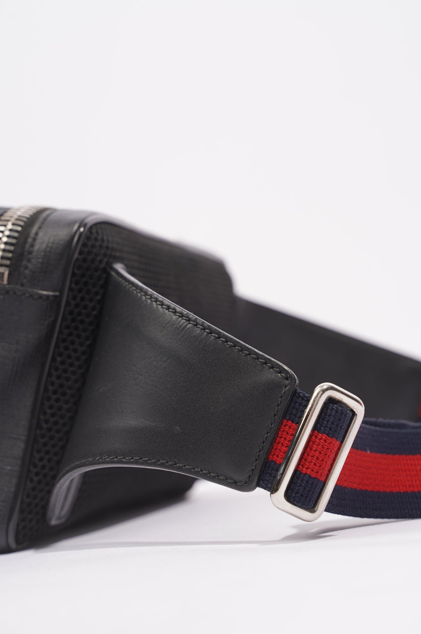 Gucci Mens Soft Zip Belt Bag Black Canvas Small