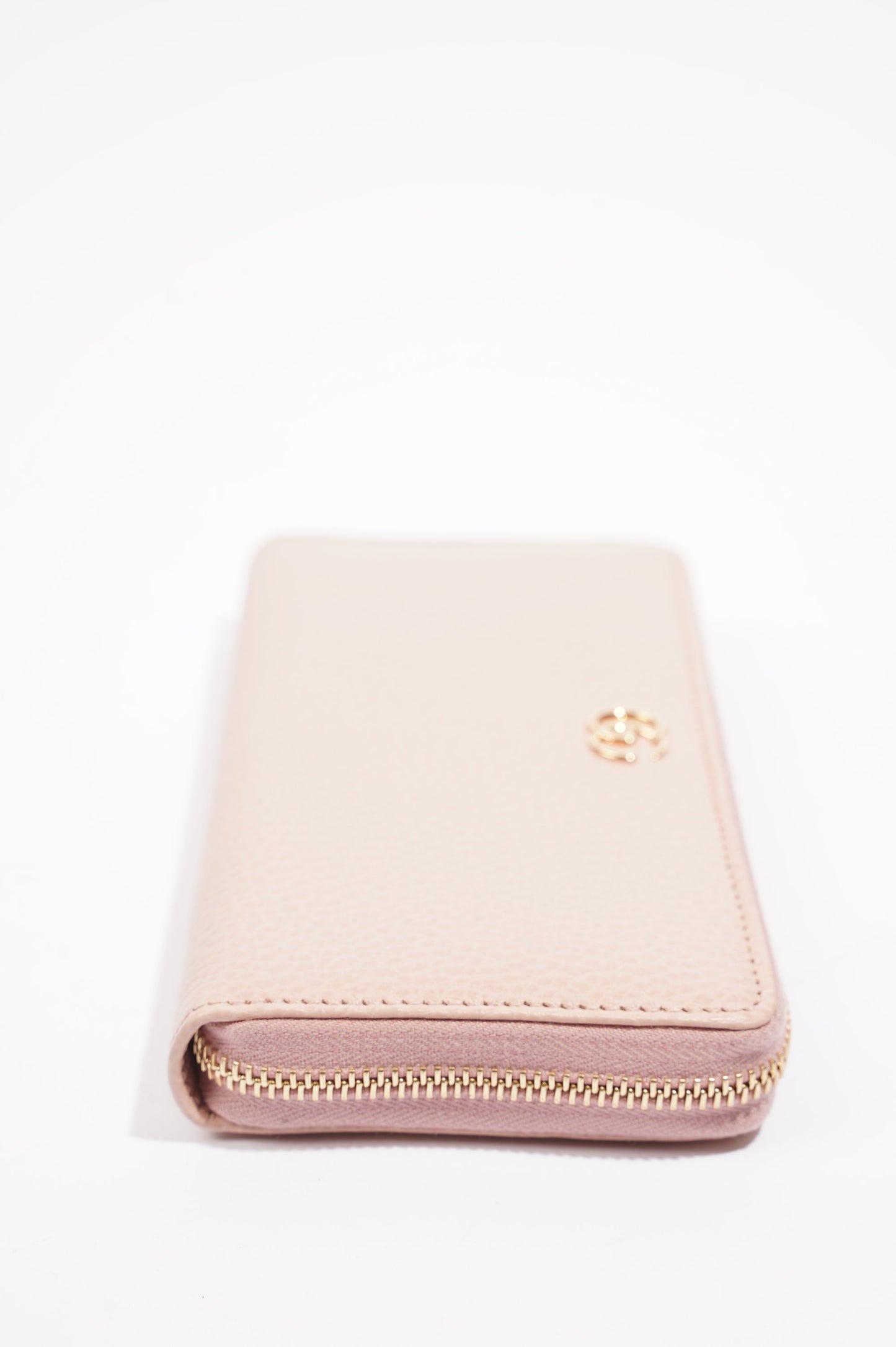 Gucci Womens Marmont Zip Around Wallet Nude