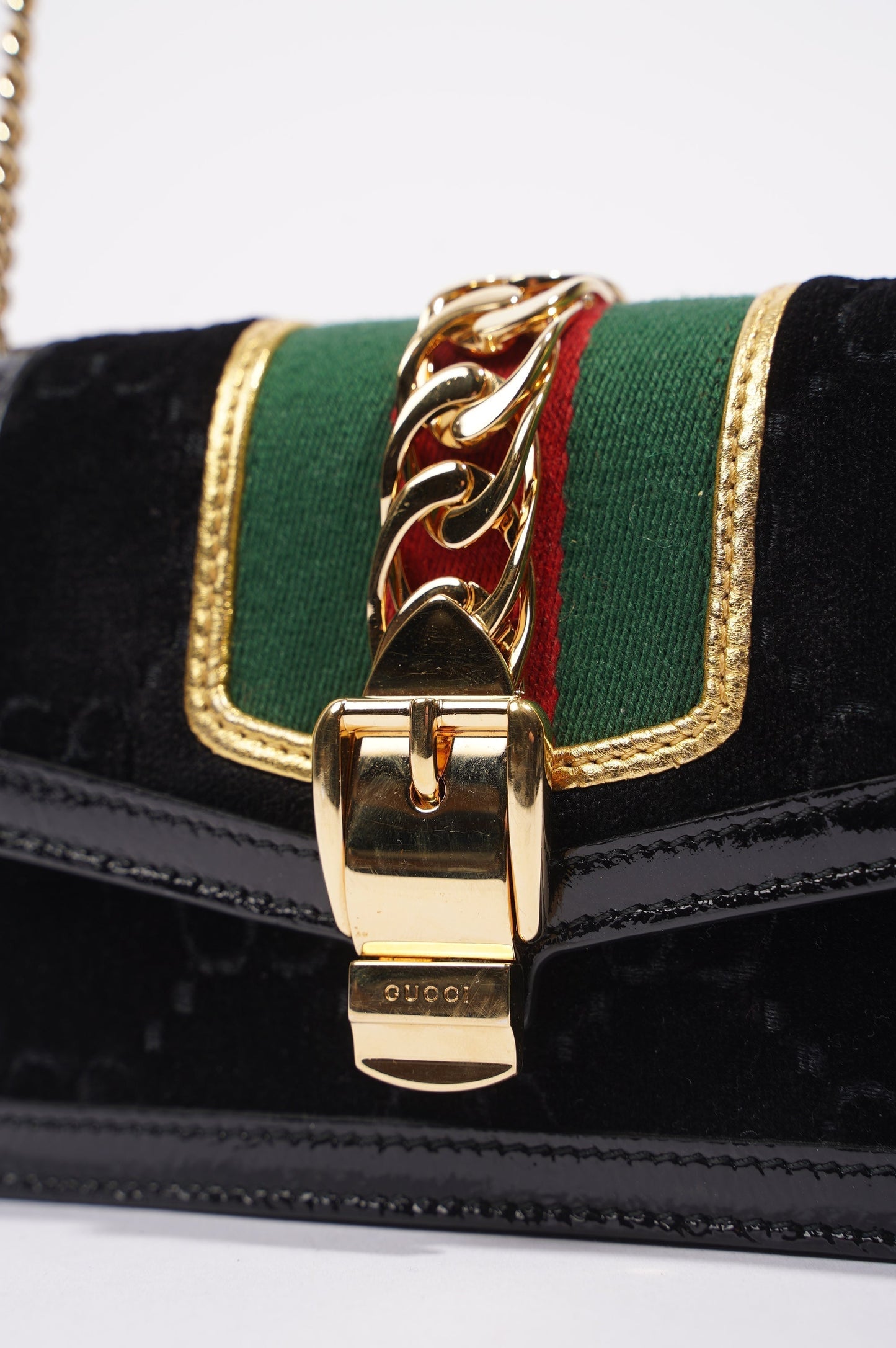 Gucci Womens Sylvie Chain Bag Black Velvet Super Mini