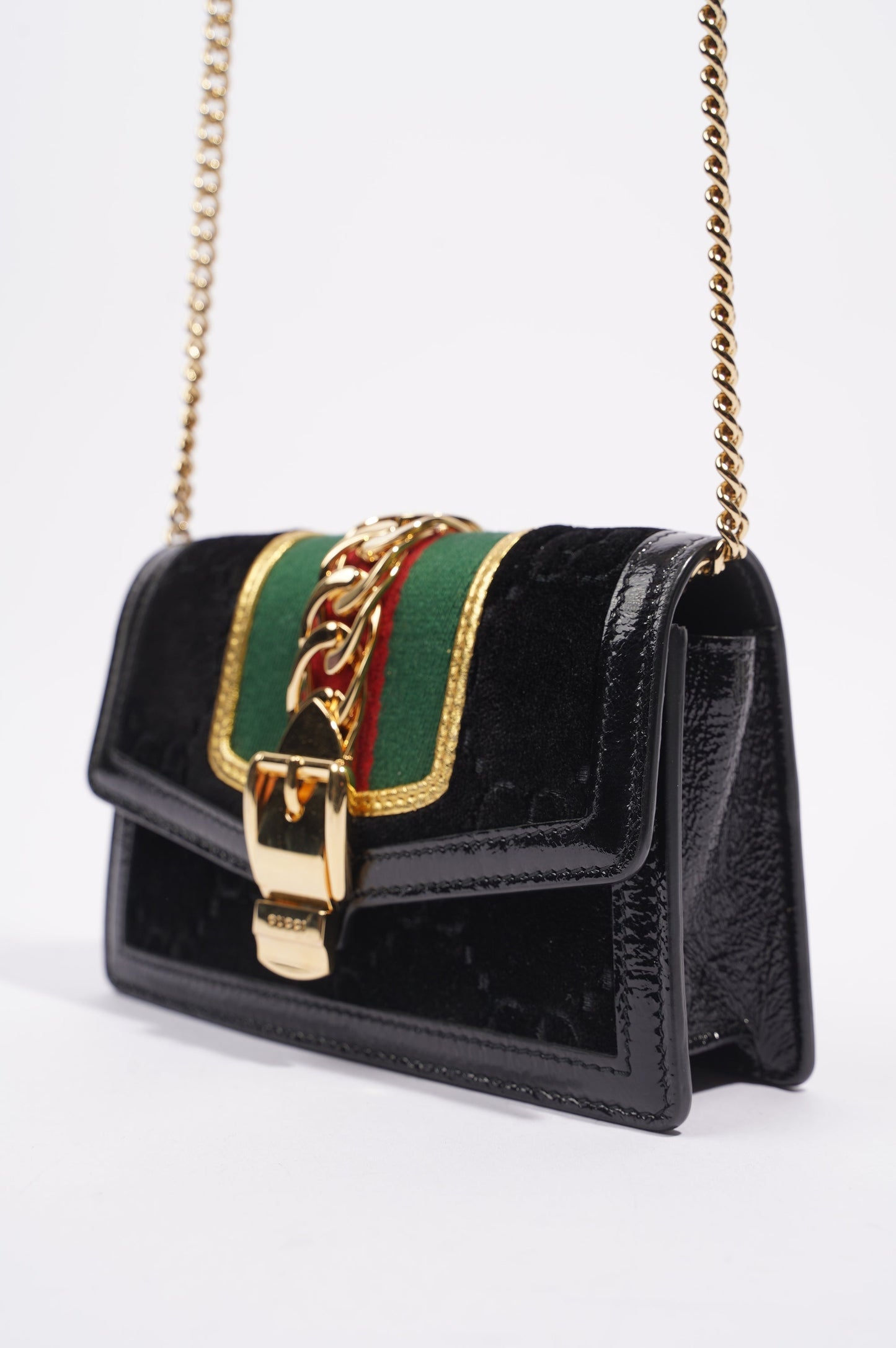 Gucci Womens Sylvie Chain Bag Black Velvet Super Mini