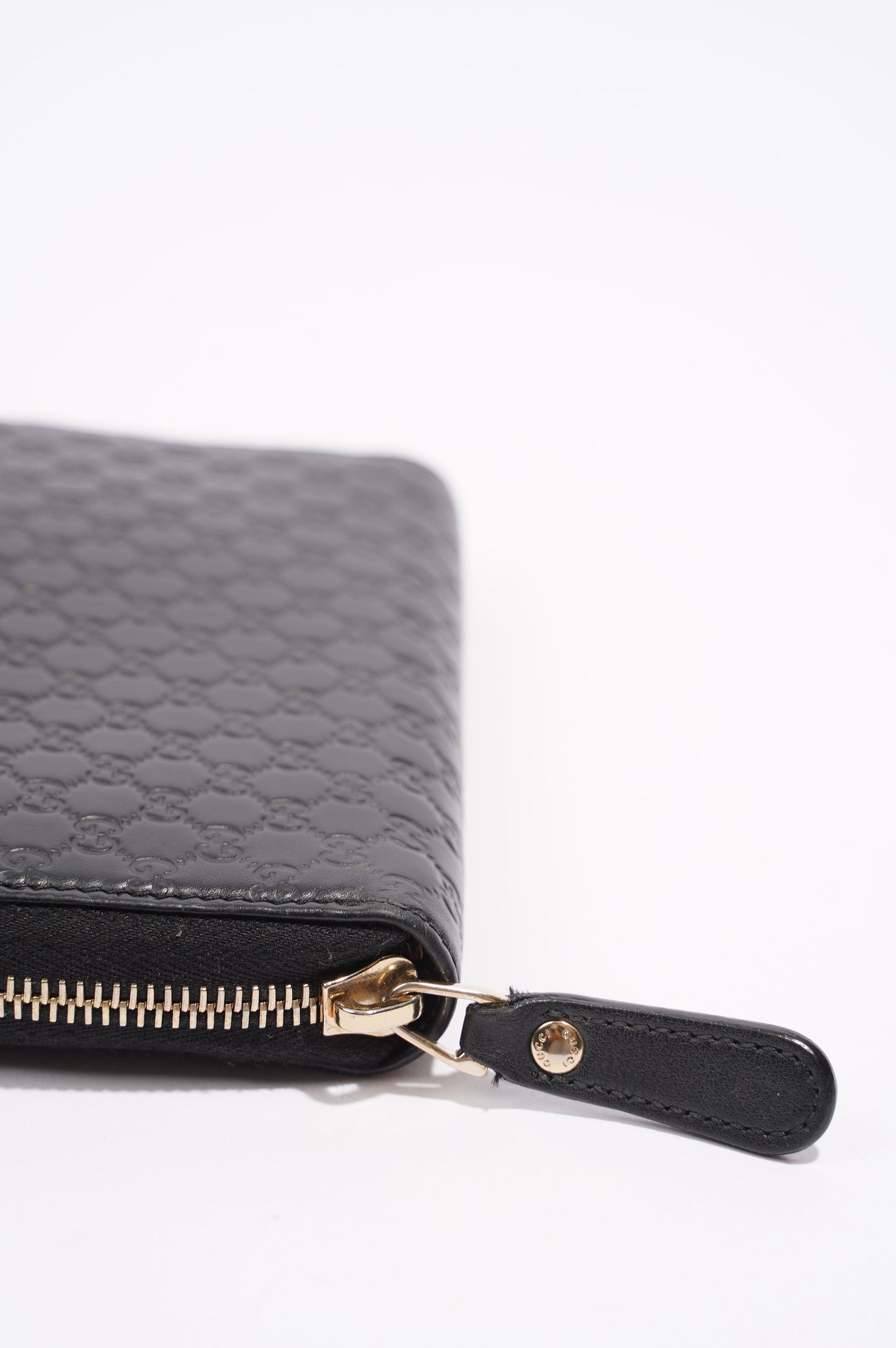 Gucci Womens Microguccissima Leather Zip Wallet Black