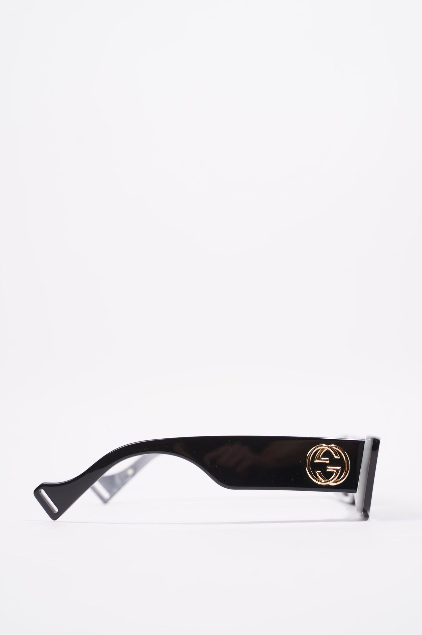 Gucci Womens GG0516S Sunglasses Black / Gold 145