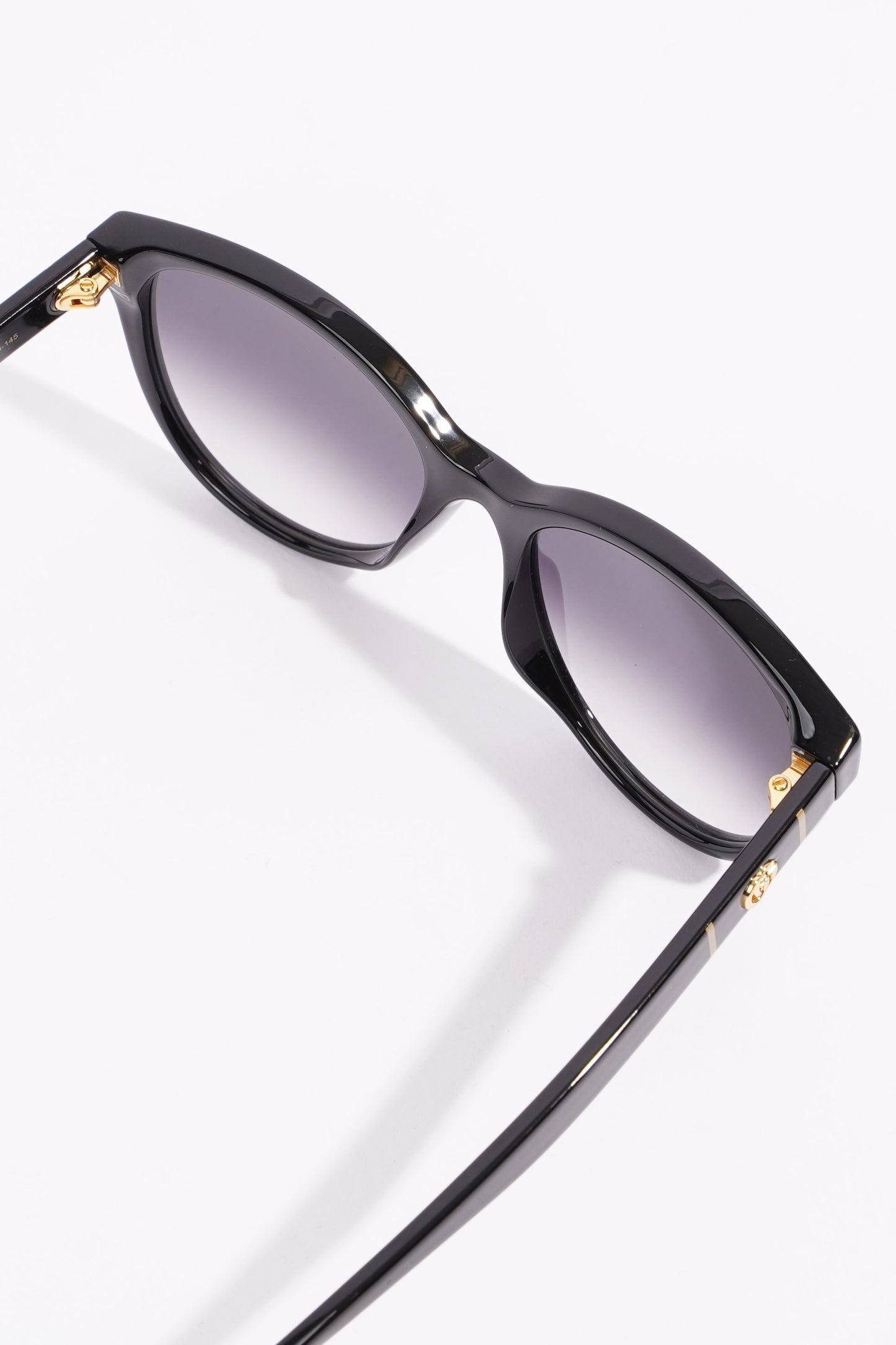 Gucci Womens Round Cat Eye Sunglasses Black Acetate 145