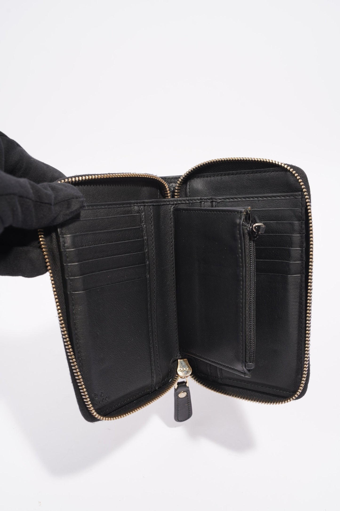 Gucci Womens Microguccissima Leather Zip Wallet Black