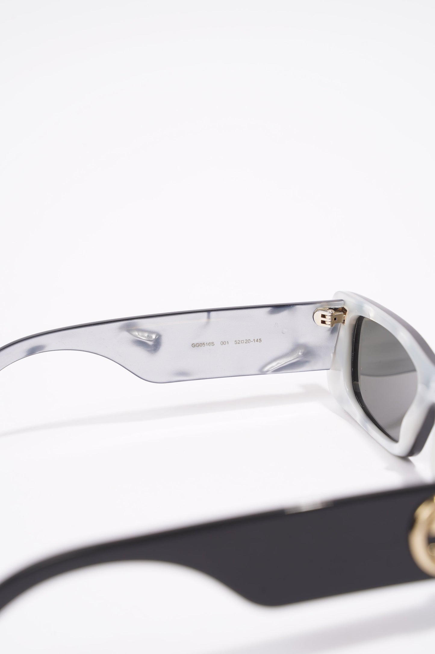 Gucci Womens GG0516S Sunglasses Black / Gold 145