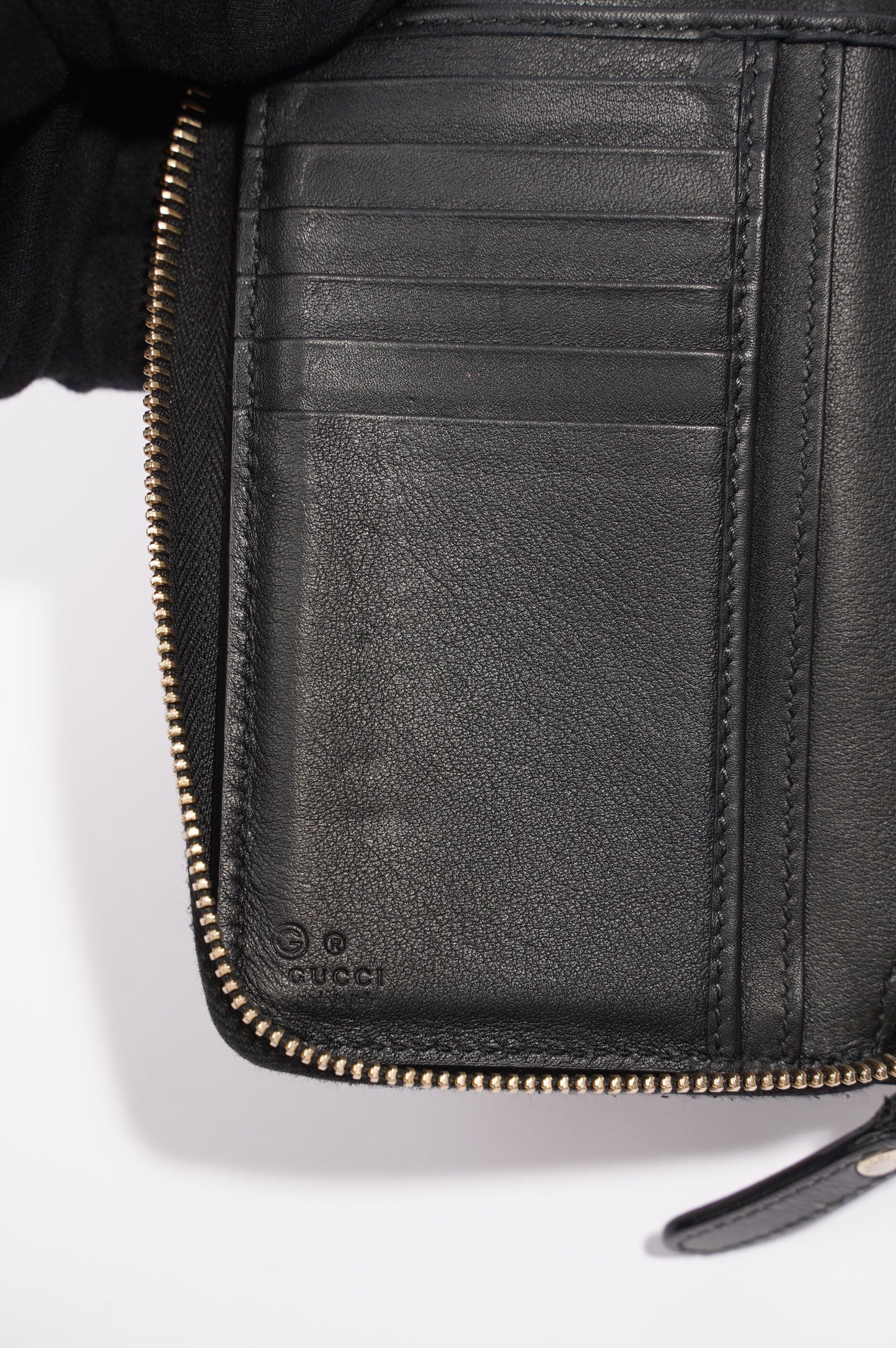 Gucci Womens Microguccissima Leather Zip Wallet Black