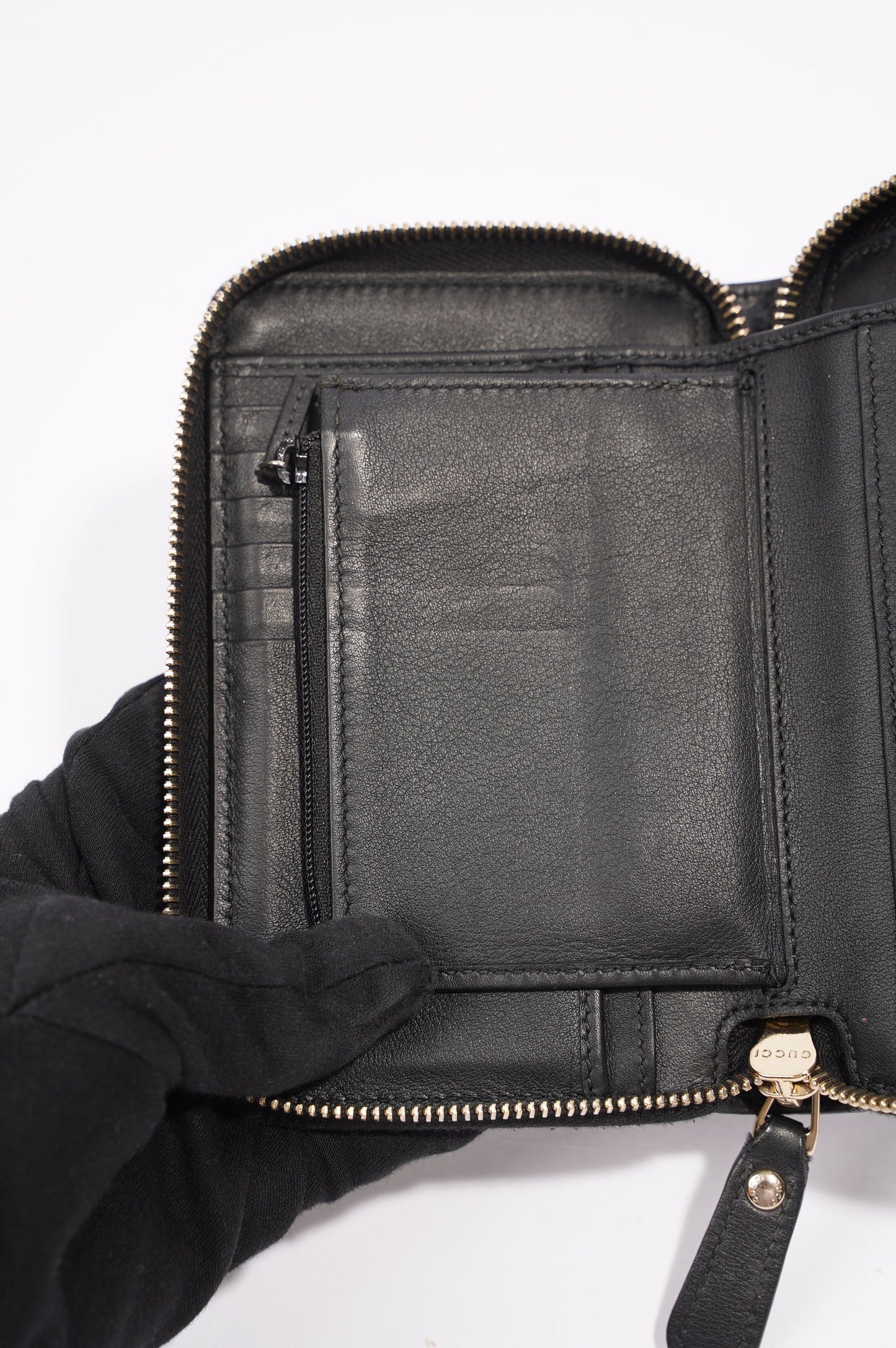 Gucci Womens Microguccissima Leather Zip Wallet Black