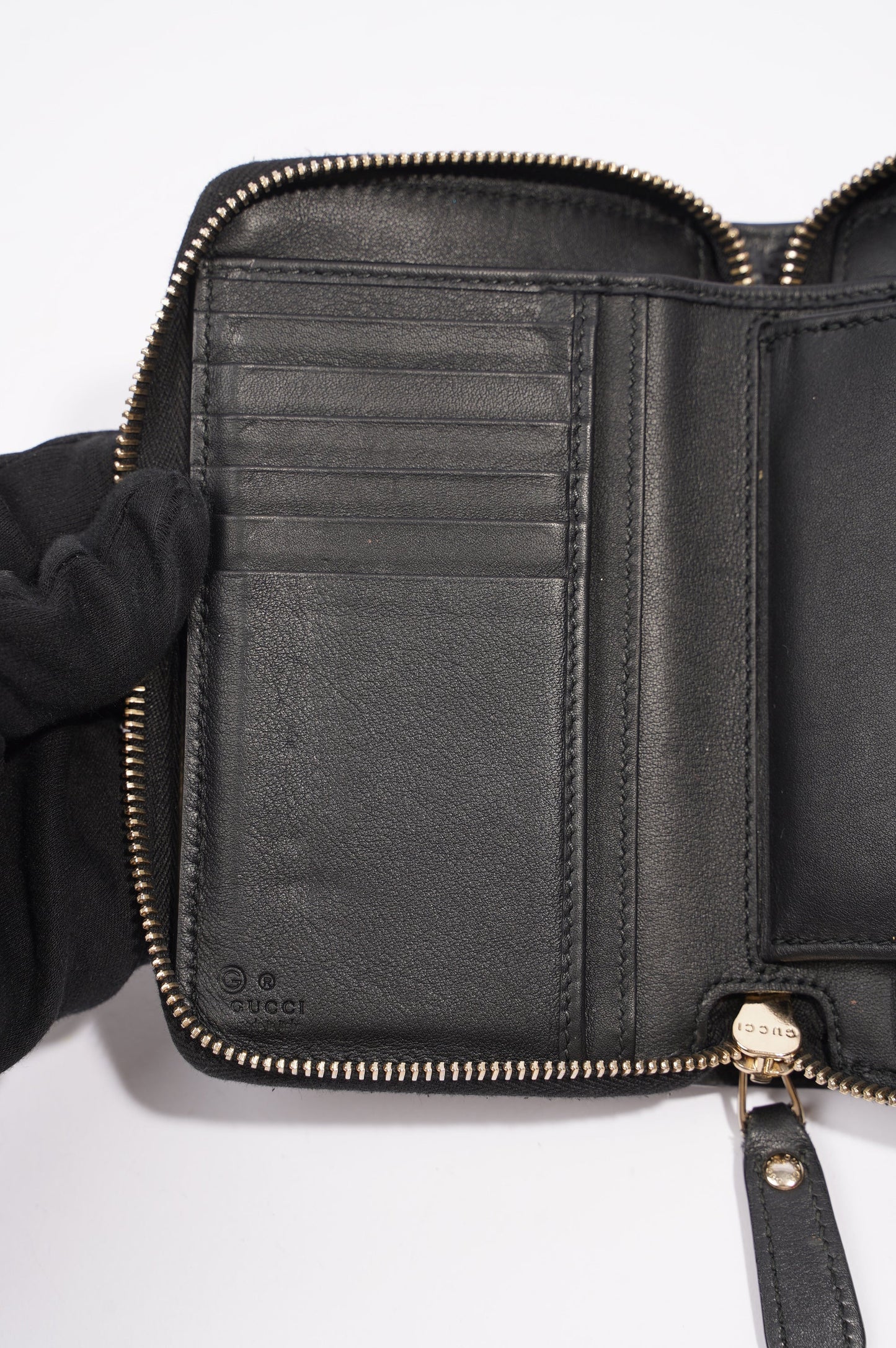 Gucci Womens Microguccissima Leather Zip Wallet Black
