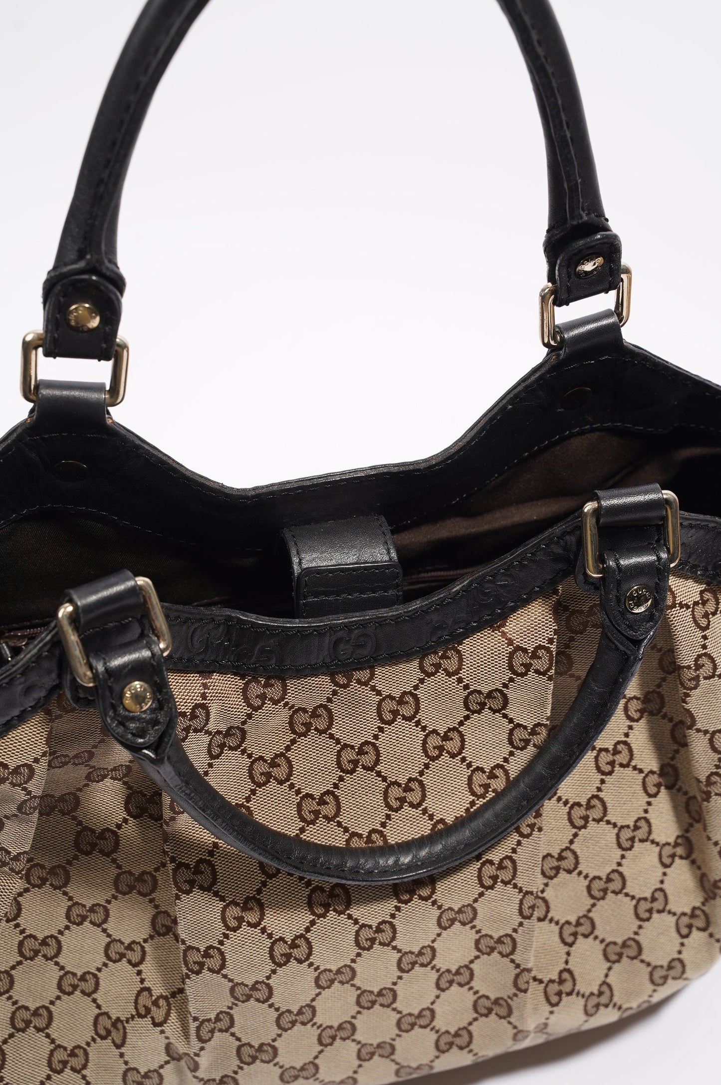 Gucci Sukey Tote Supreme