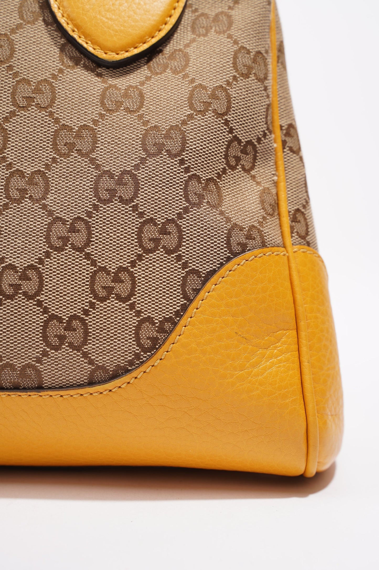Gucci Womens Diana Bamboo Bag Supreme Canvas / Leather