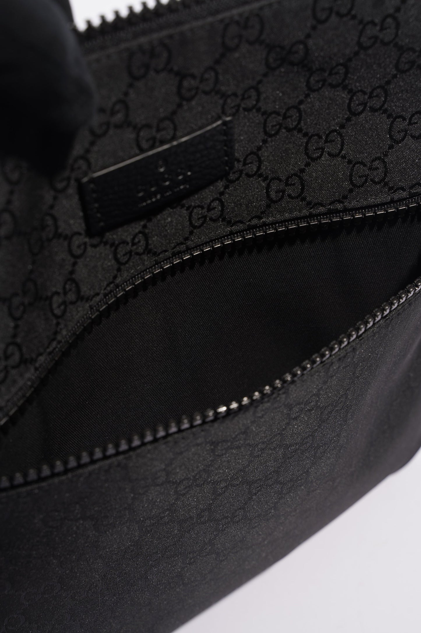 Gucci Mens GG Messenger Bag Black Small