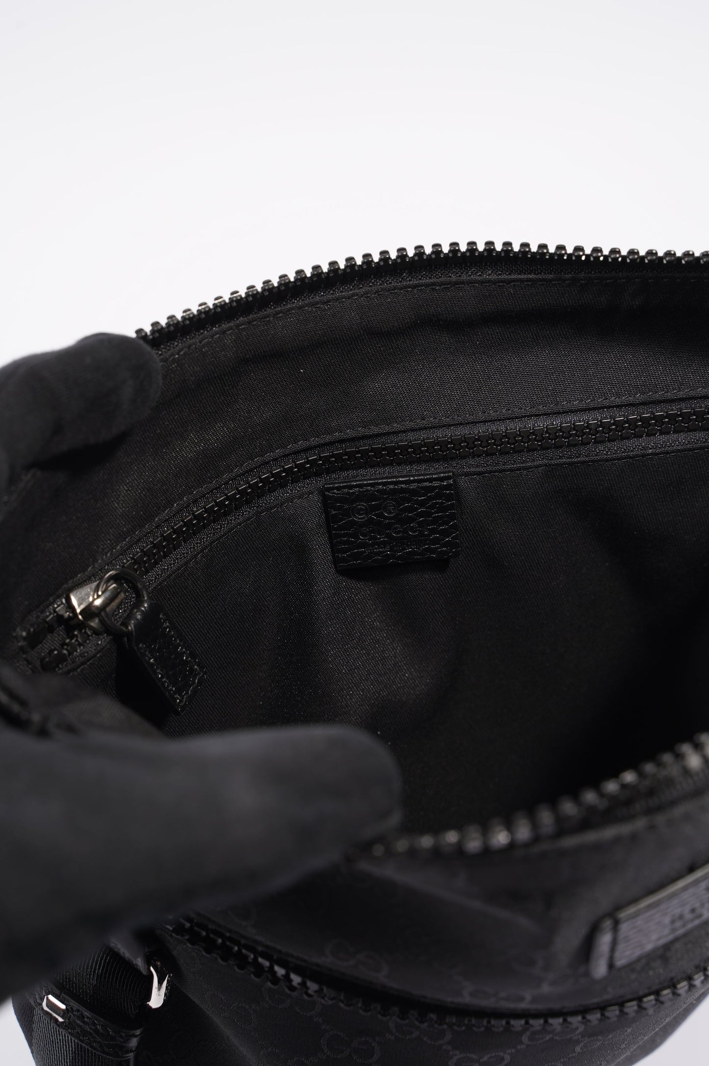 Gucci Mens GG Messenger Bag Black Small