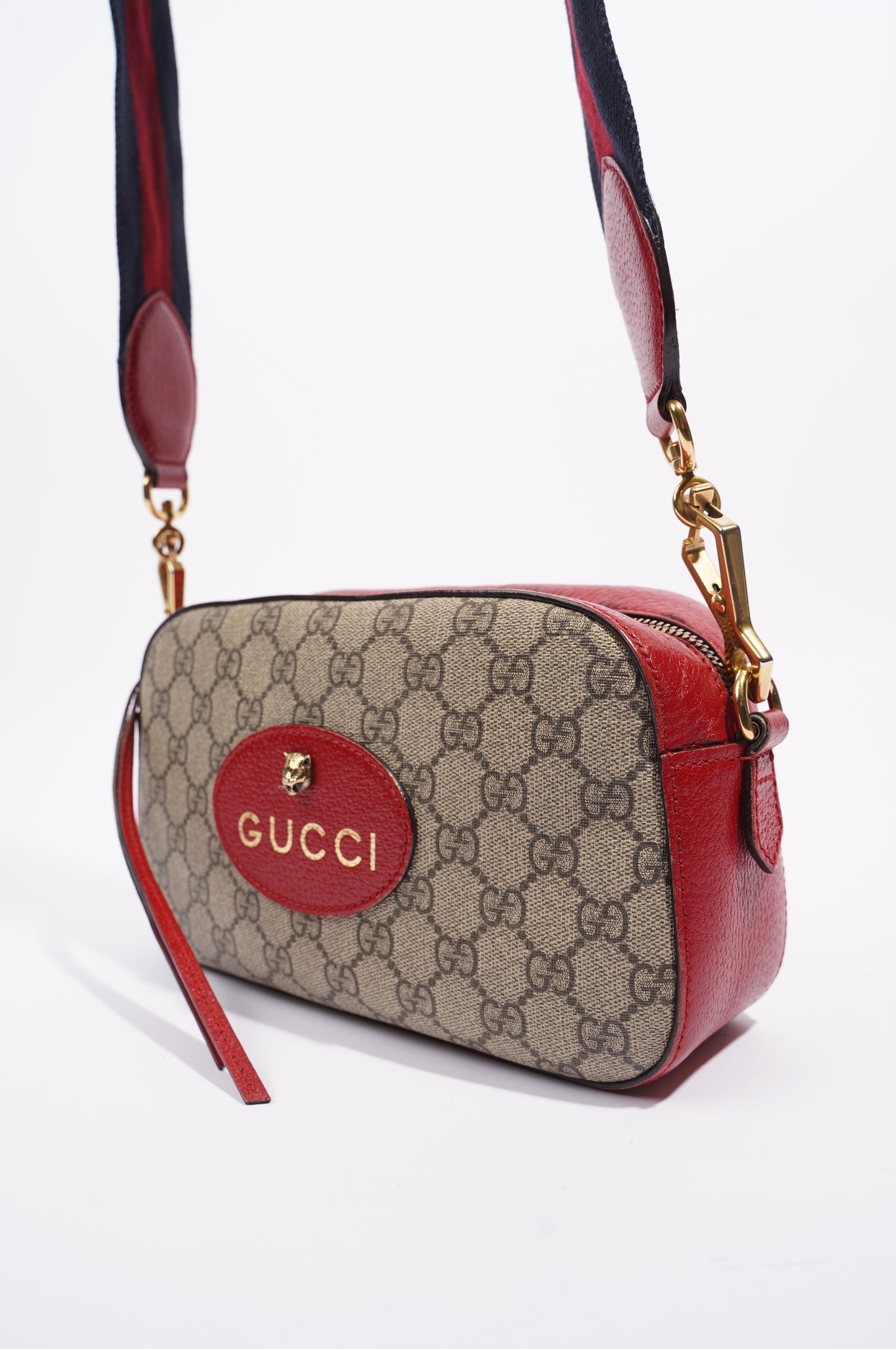 Gucci Womens Neo Vintage GG Messenger Bag Supreme Red