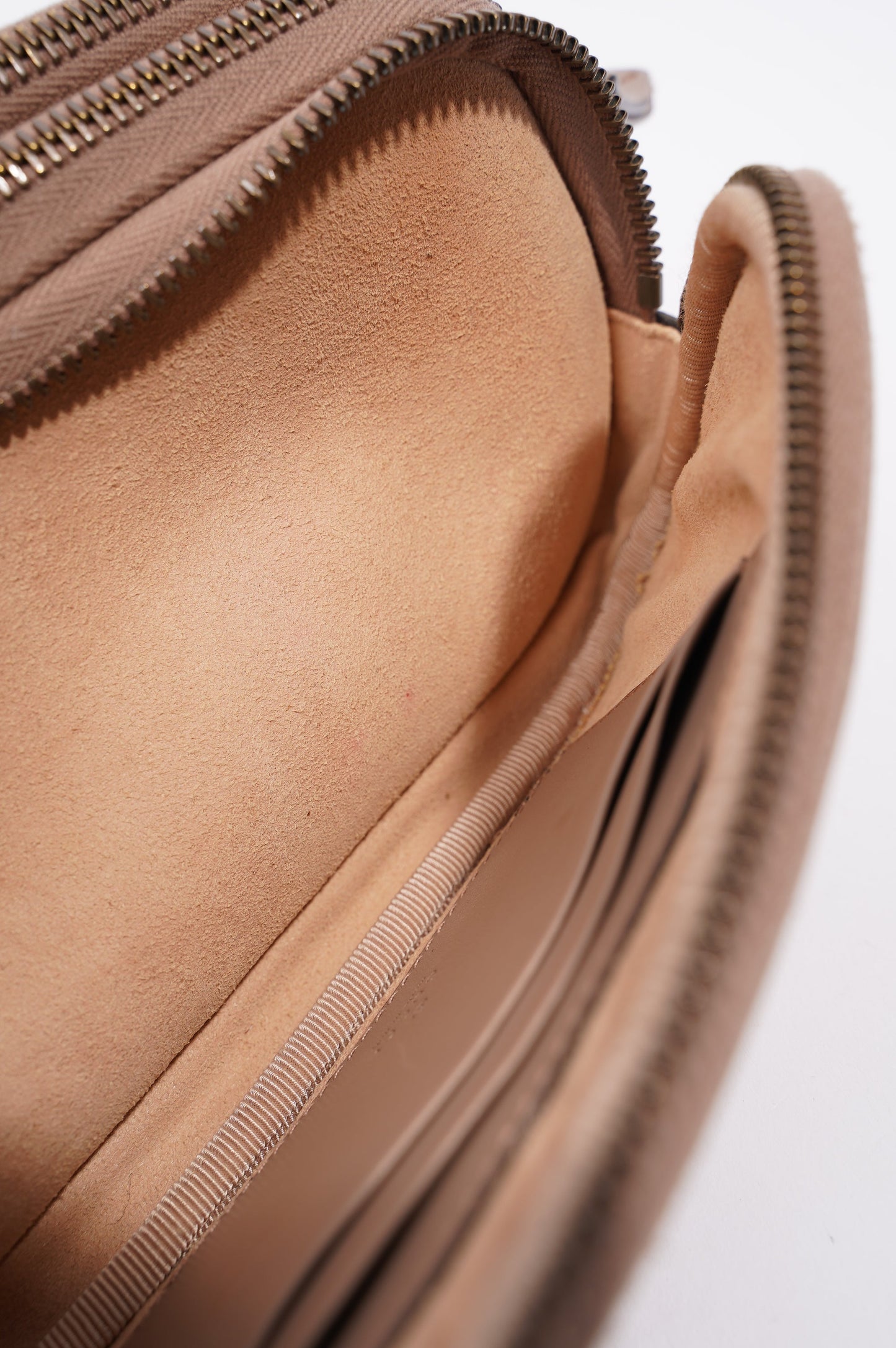 Gucci Womens Marmont Triple Zip Bag Nude