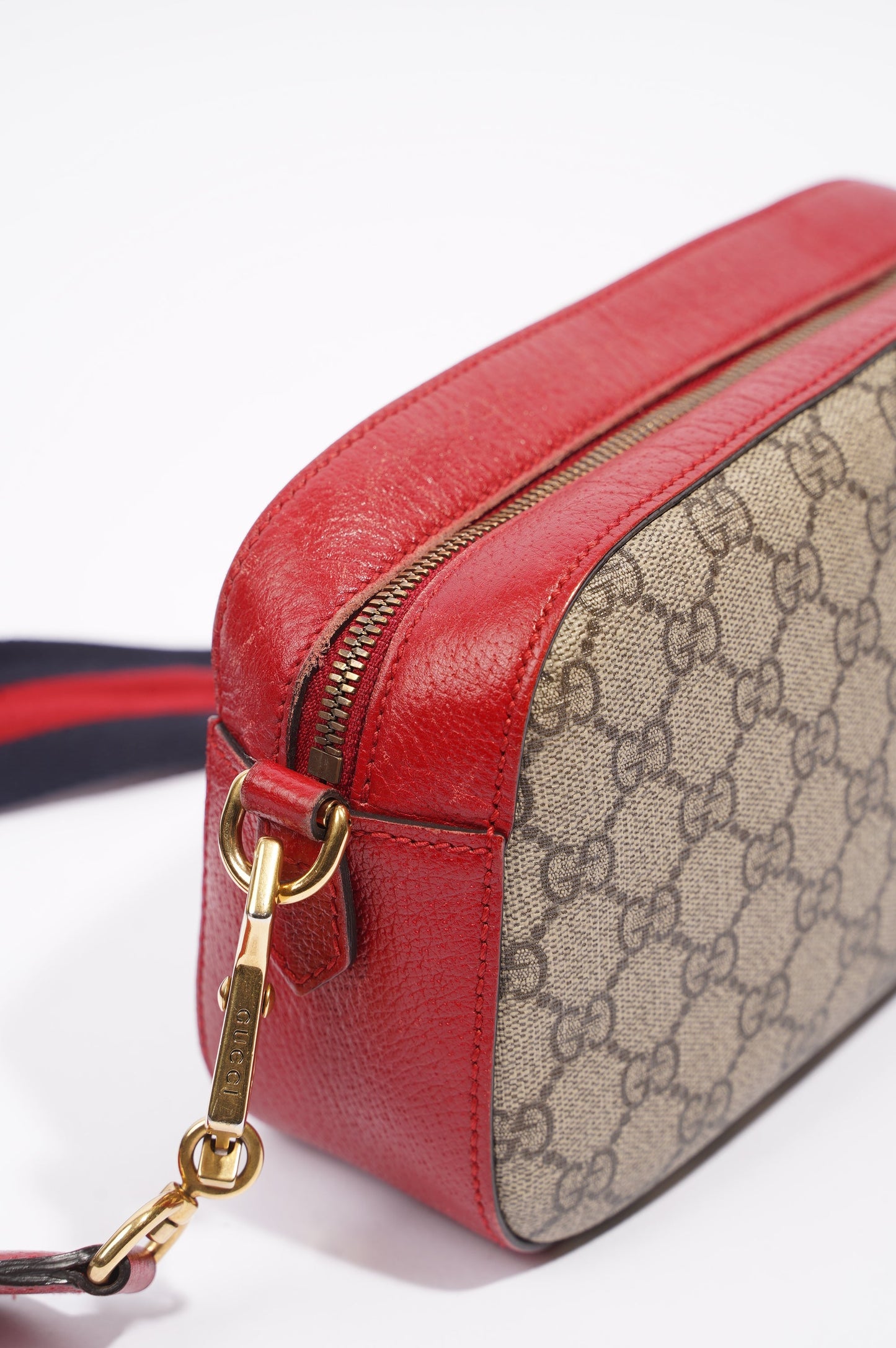 Gucci Womens Neo Vintage GG Messenger Bag Supreme Red