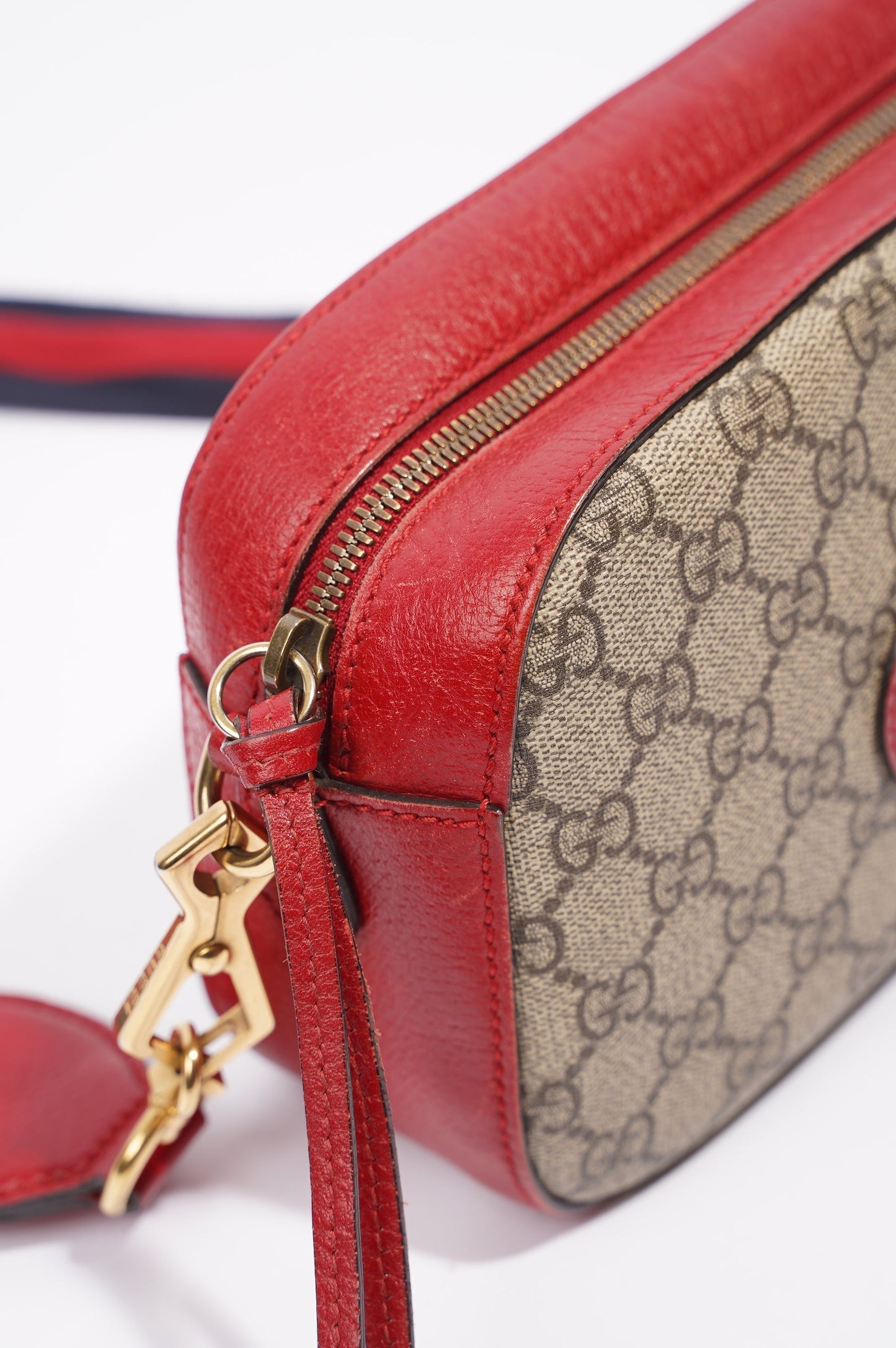 Gucci Womens Neo Vintage GG Messenger Bag Supreme Red