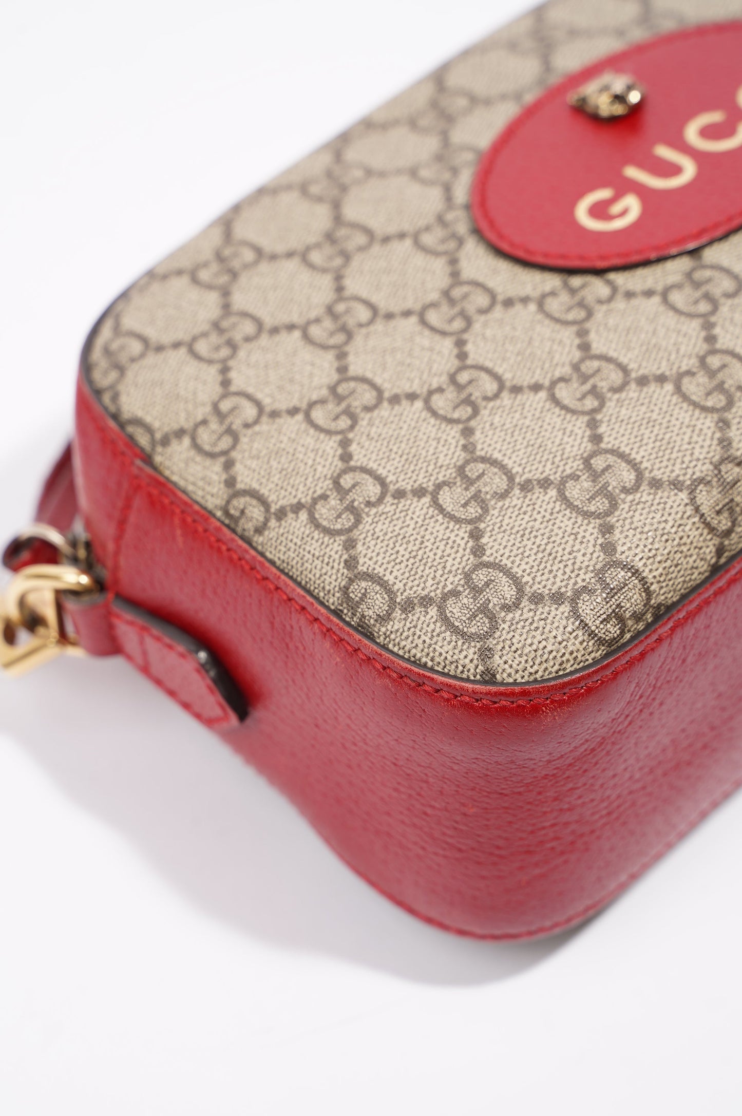 Gucci Womens Neo Vintage GG Messenger Bag Supreme Red