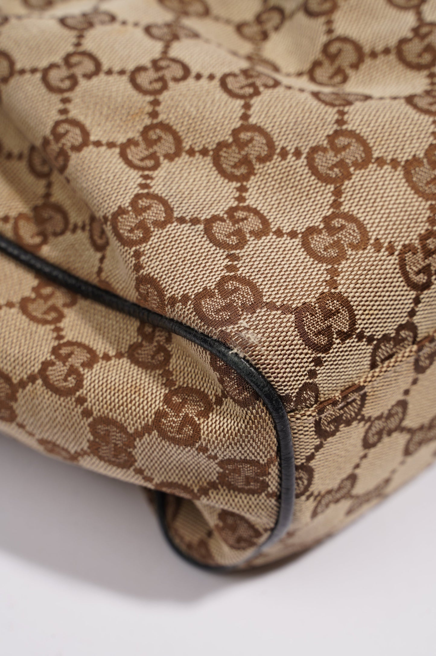 Gucci Sukey Tote Bag Beige