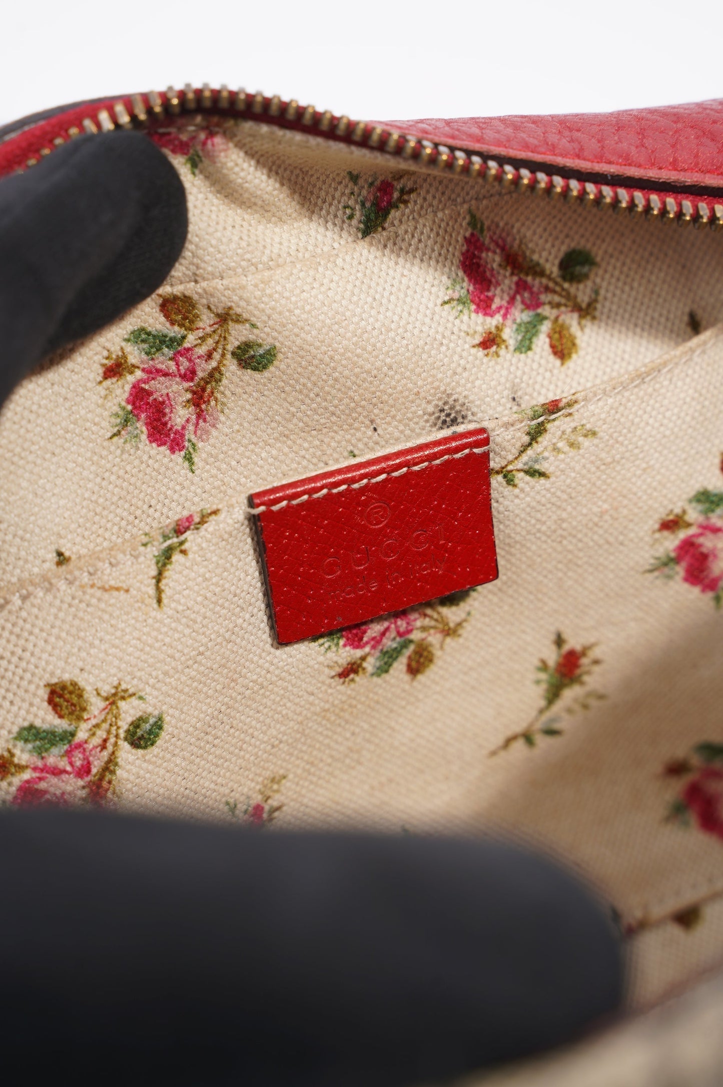 Gucci Womens Neo Vintage GG Messenger Bag Supreme Red