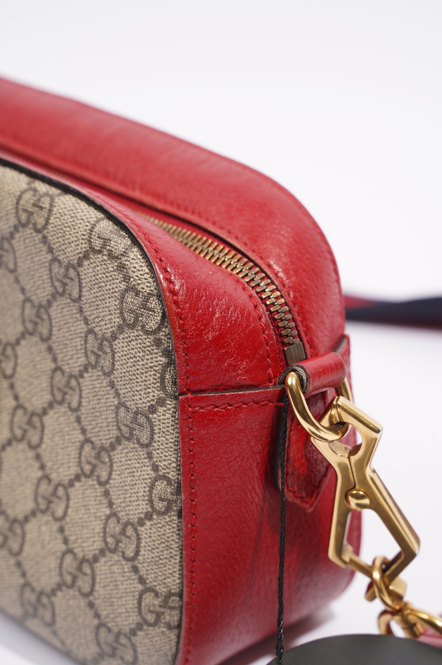 Gucci Womens Neo Vintage GG Messenger Bag Supreme Red