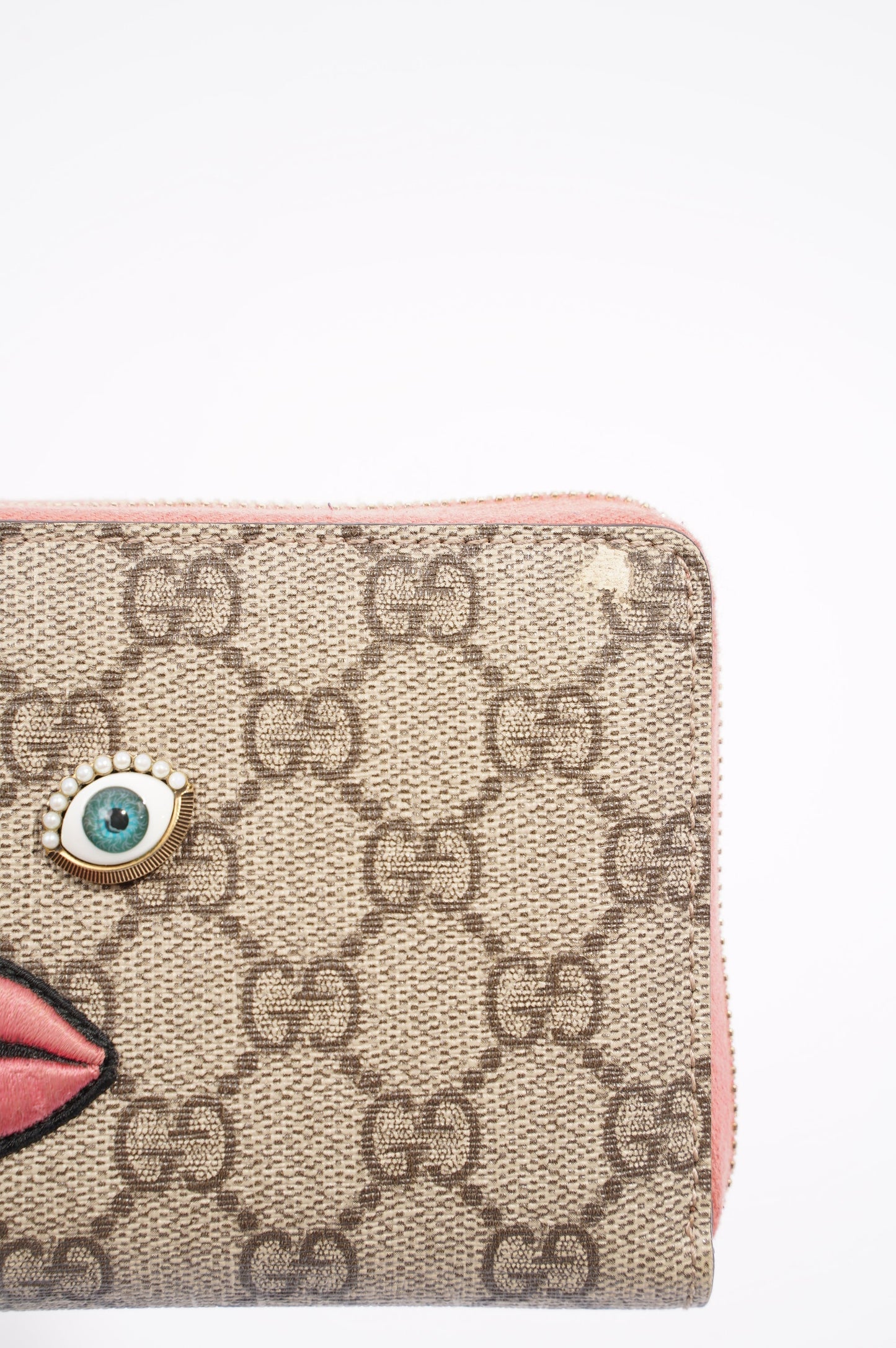 Gucci Womens Zip Around Wallet With Face Applique Supreme
