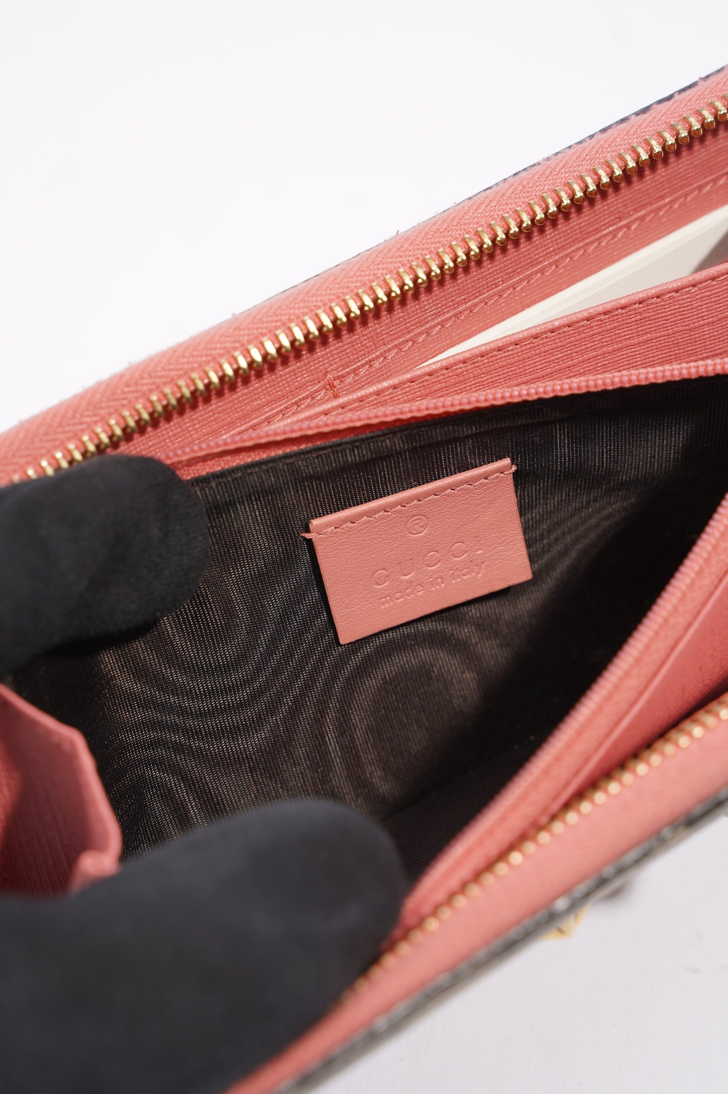 Gucci Womens Zip Around Wallet With Face Applique Supreme
