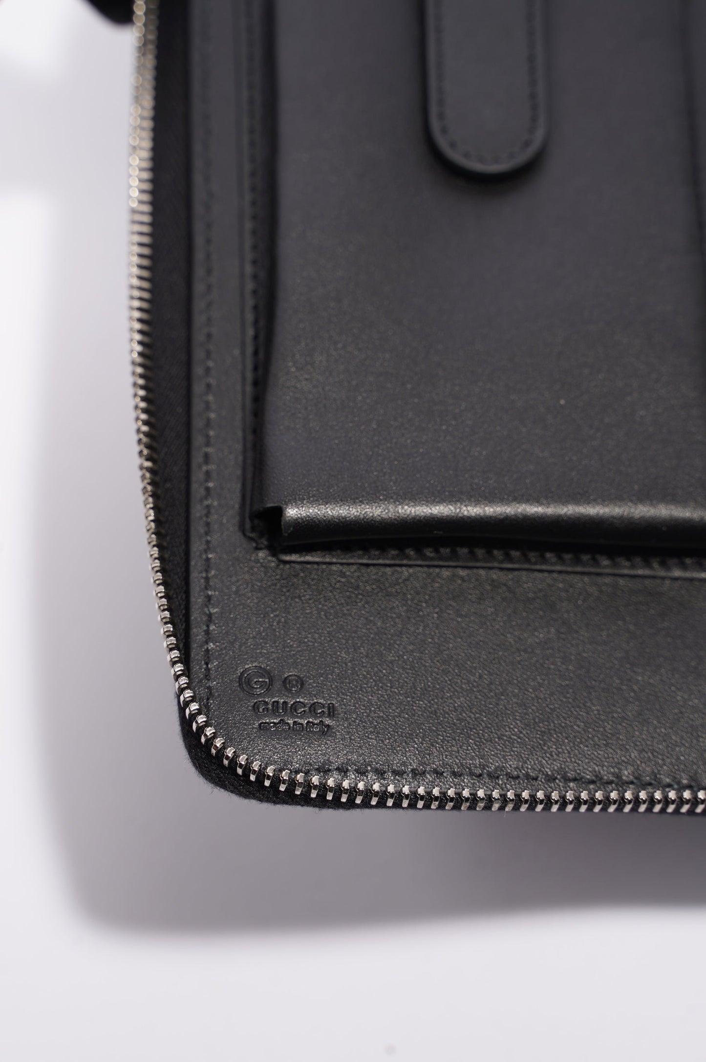 Gucci Mens Microssima Zipper Wallet Black