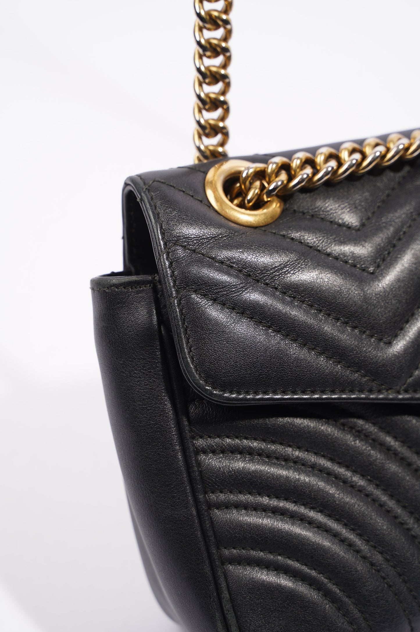 Gucci Womens Marmont Flap Black Gold Small
