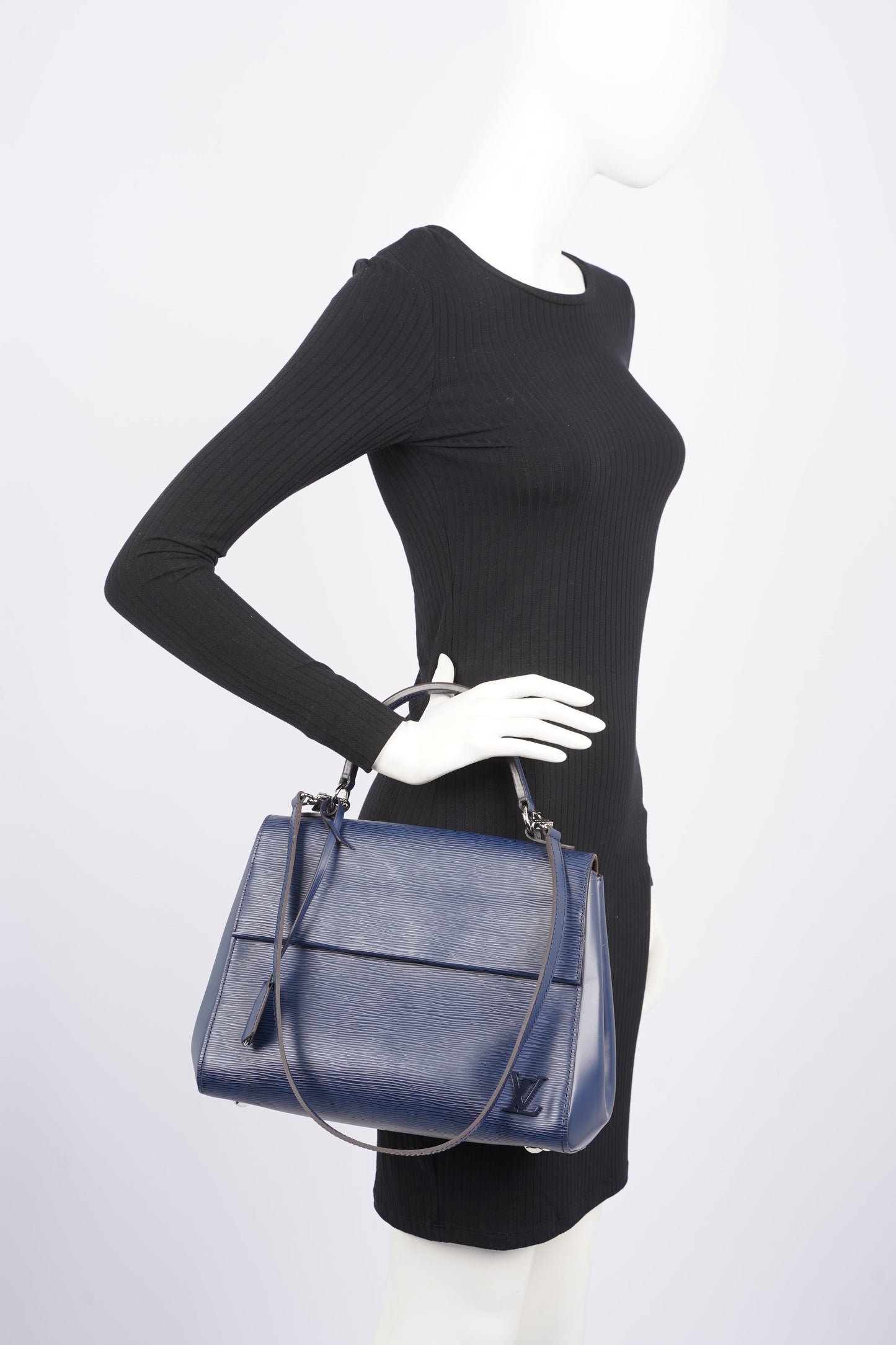 Louis Vuitton Cluny MM Navy Epi Leather
