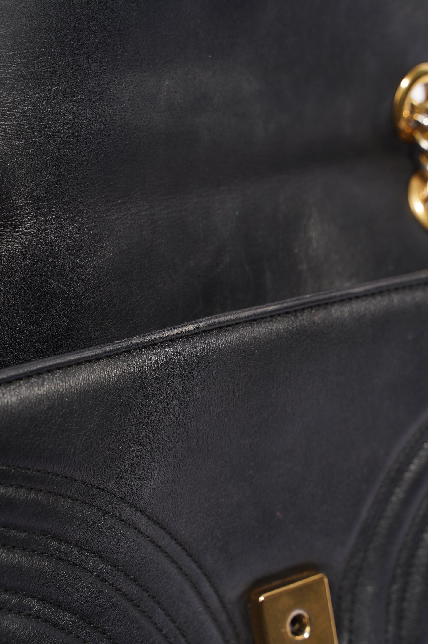 Gucci Womens Marmont Flap Black Gold Small