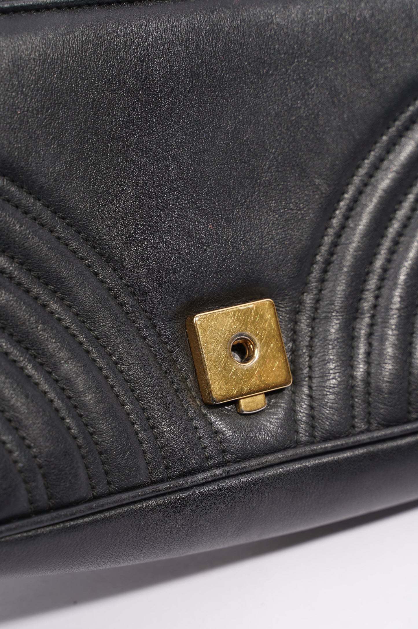 Gucci Womens Marmont Flap Black Gold Small