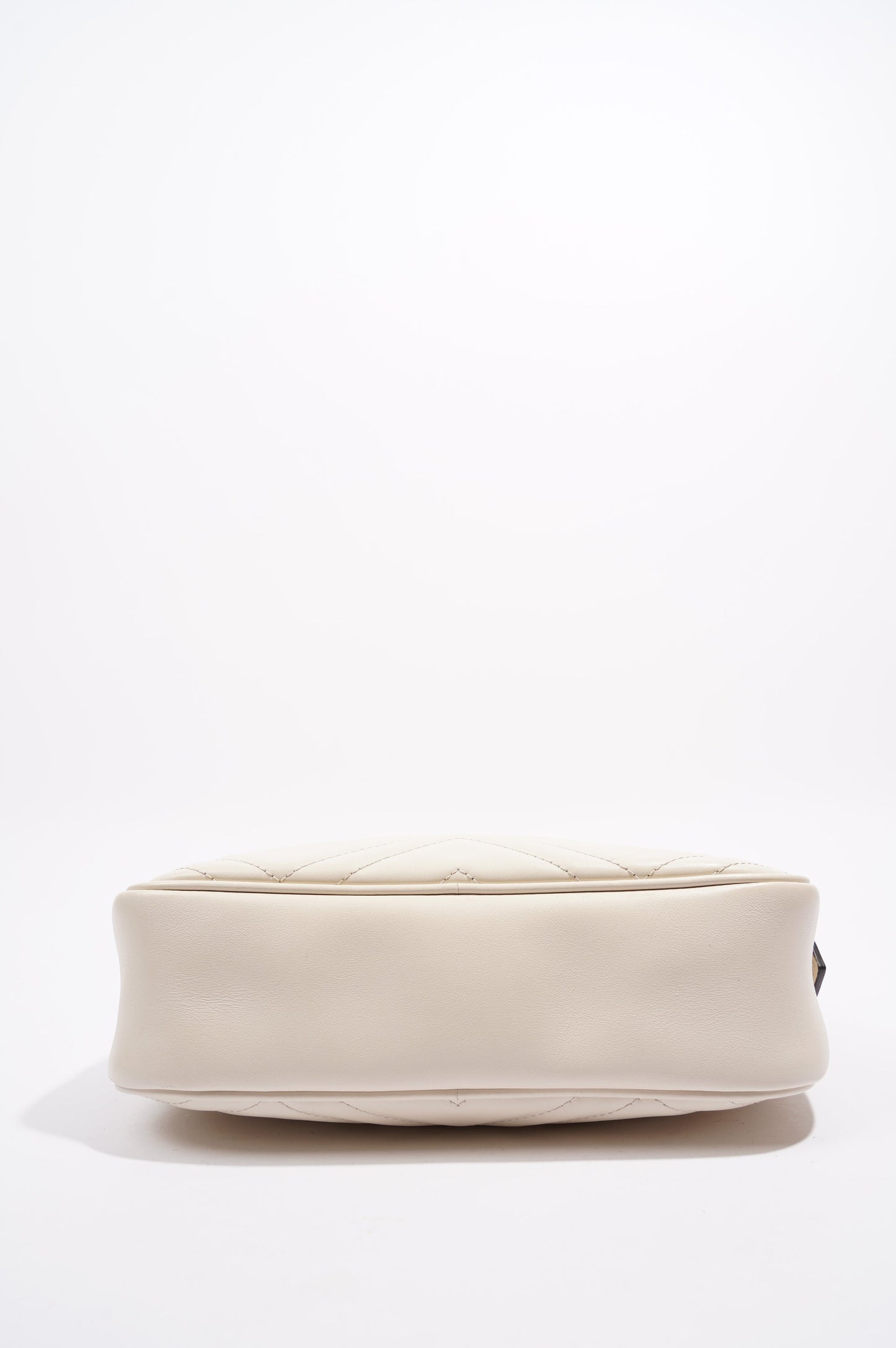 Gucci Womens Marmont Zip White Matelasse Small