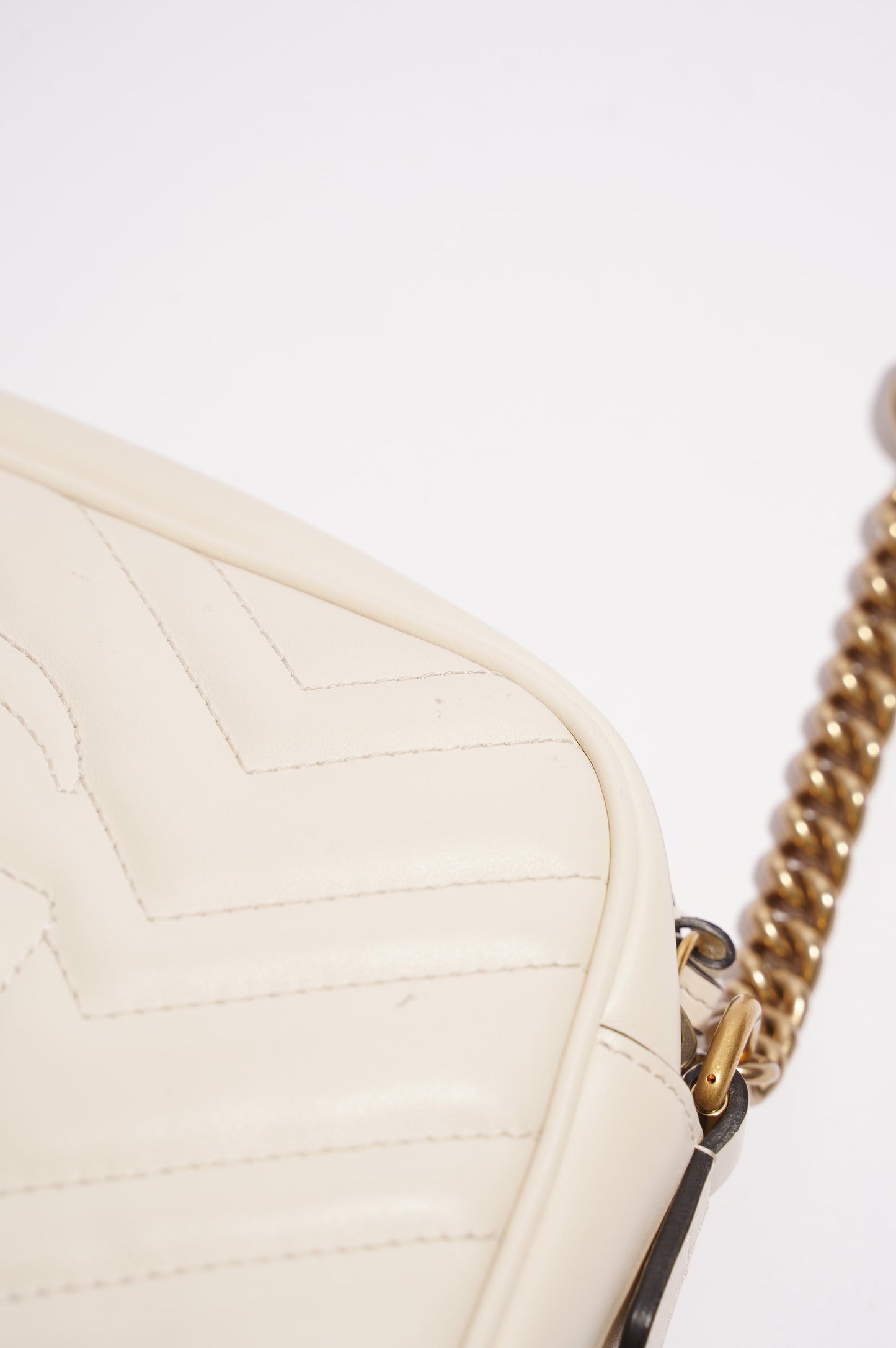 Gucci Womens Marmont Zip White Matelasse Small