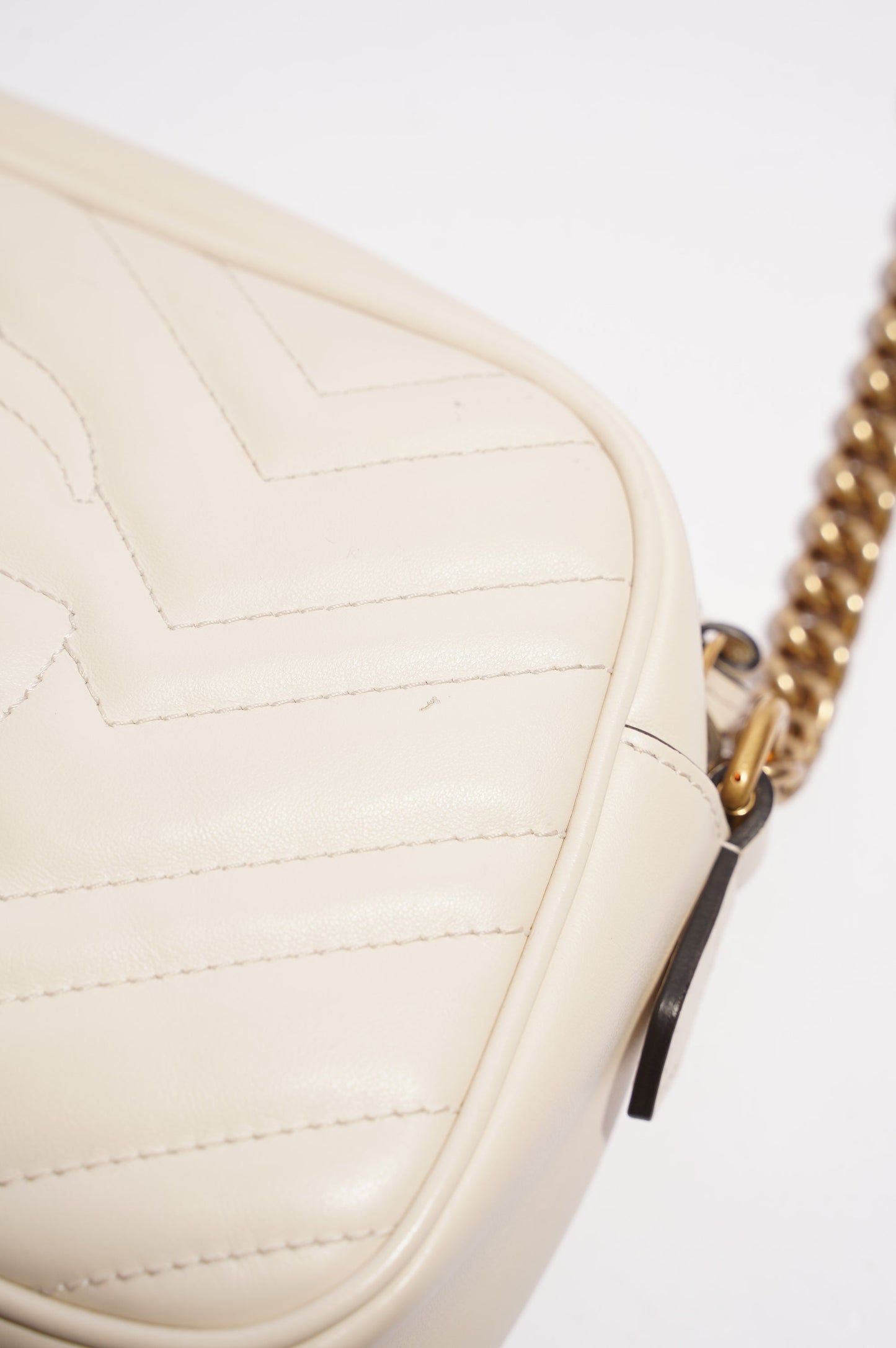 Gucci Womens Marmont Zip White Matelasse Small