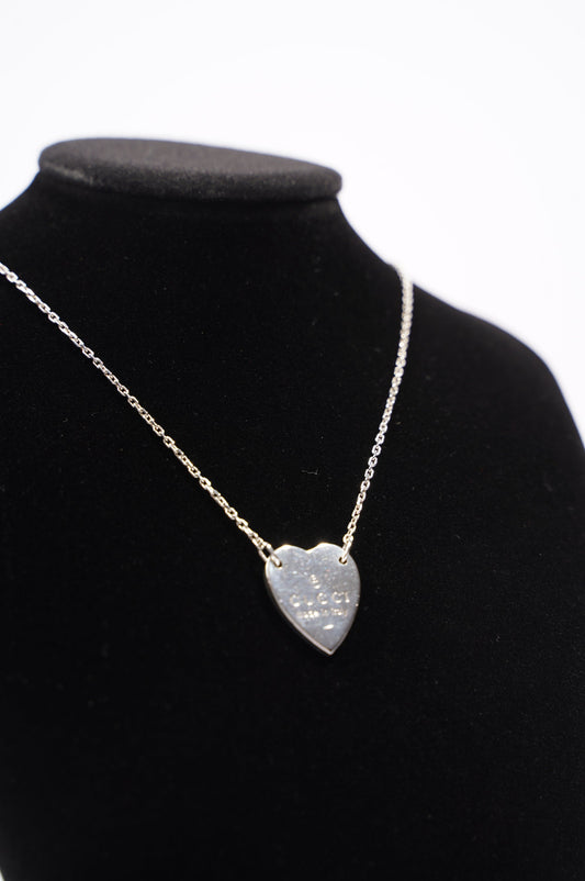 Gucci Womens Trademark Heart Necklace Silver