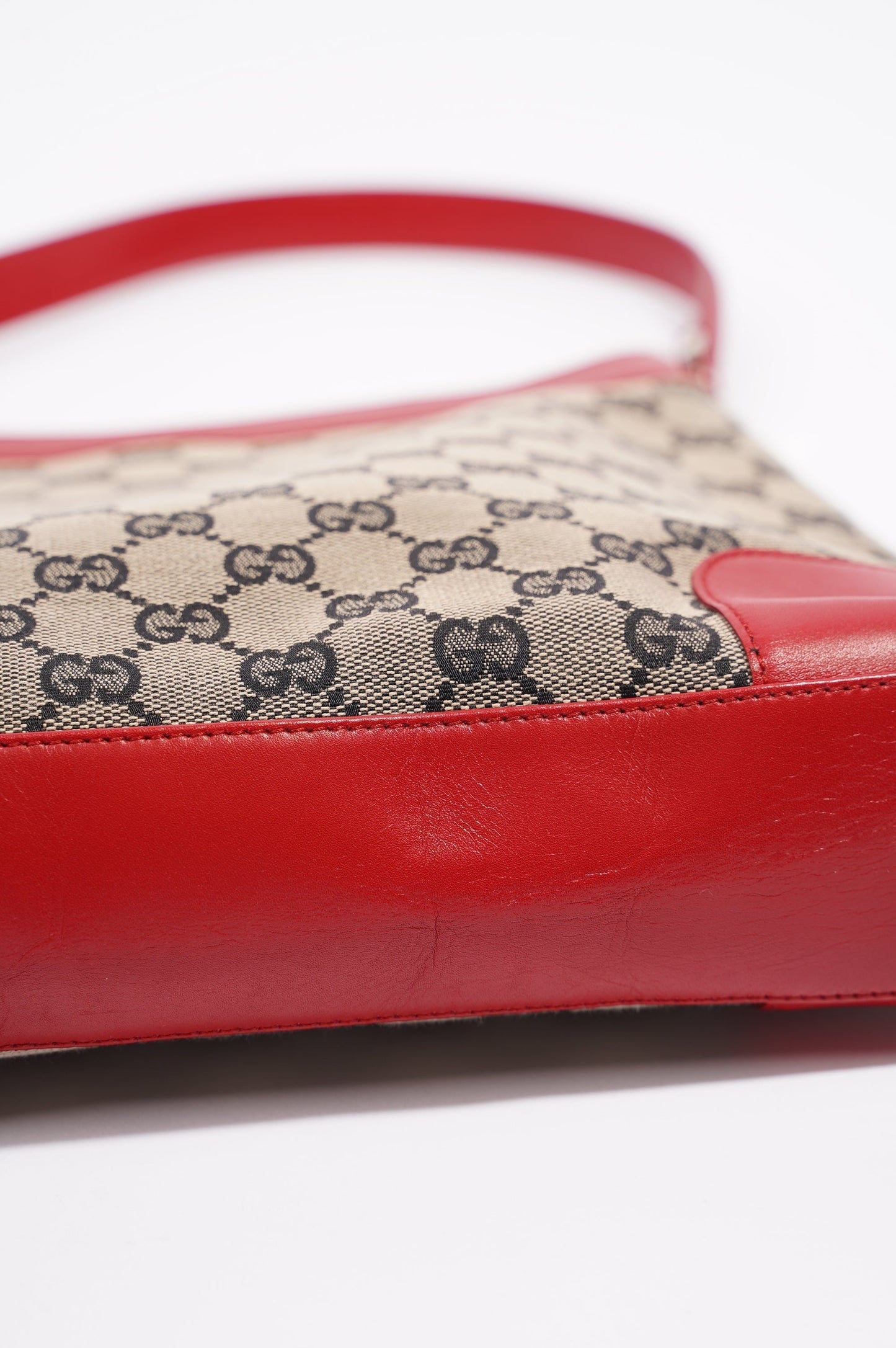 Gucci Womens GG Canvas Shoulder Bag Supreme / Red
