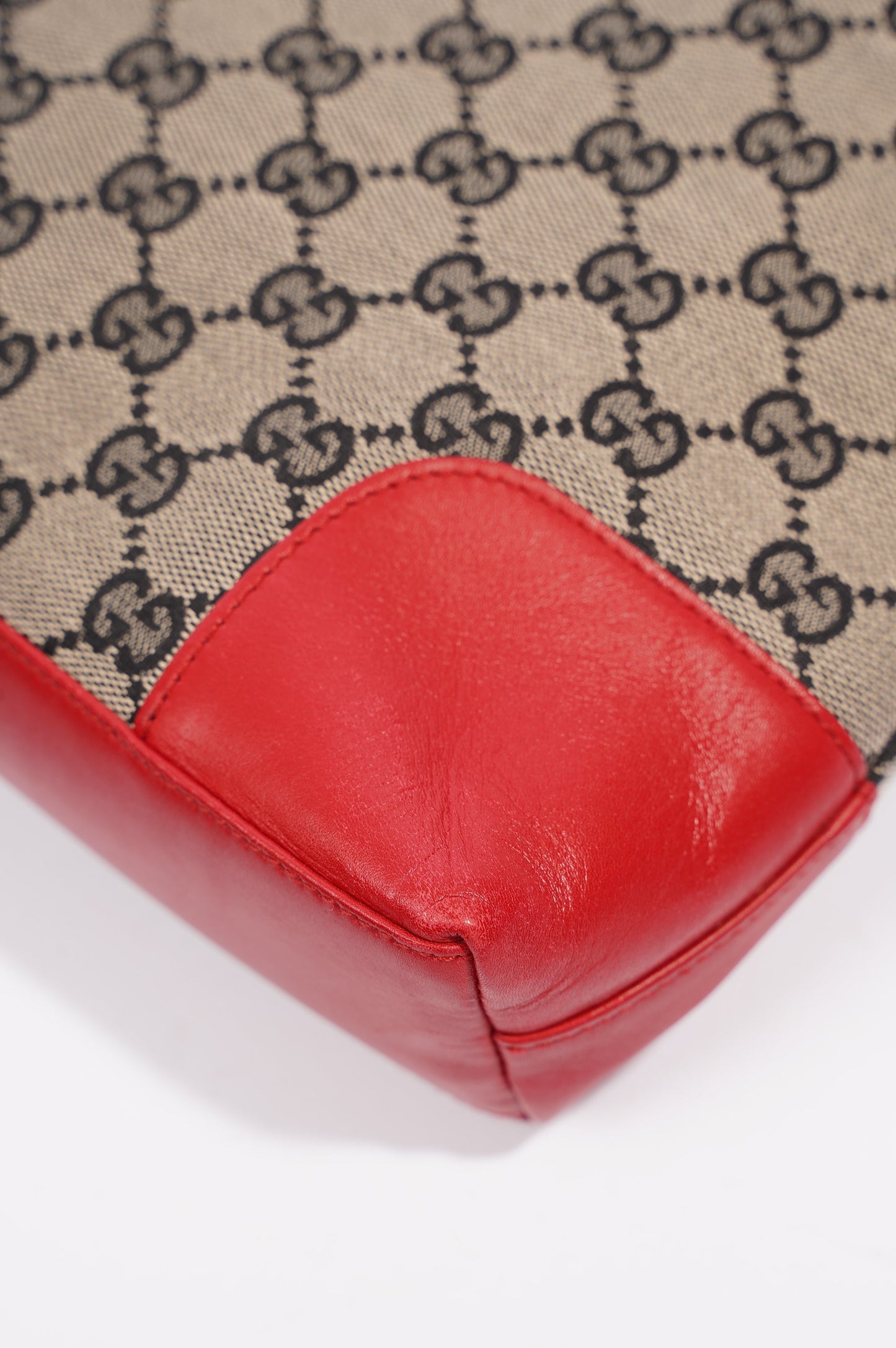 Gucci Womens GG Canvas Shoulder Bag Supreme / Red