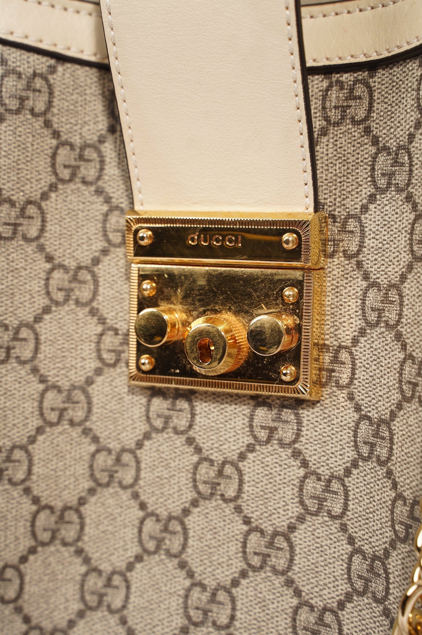 Gucci Womens Padlock Bag Supreme / White Medium