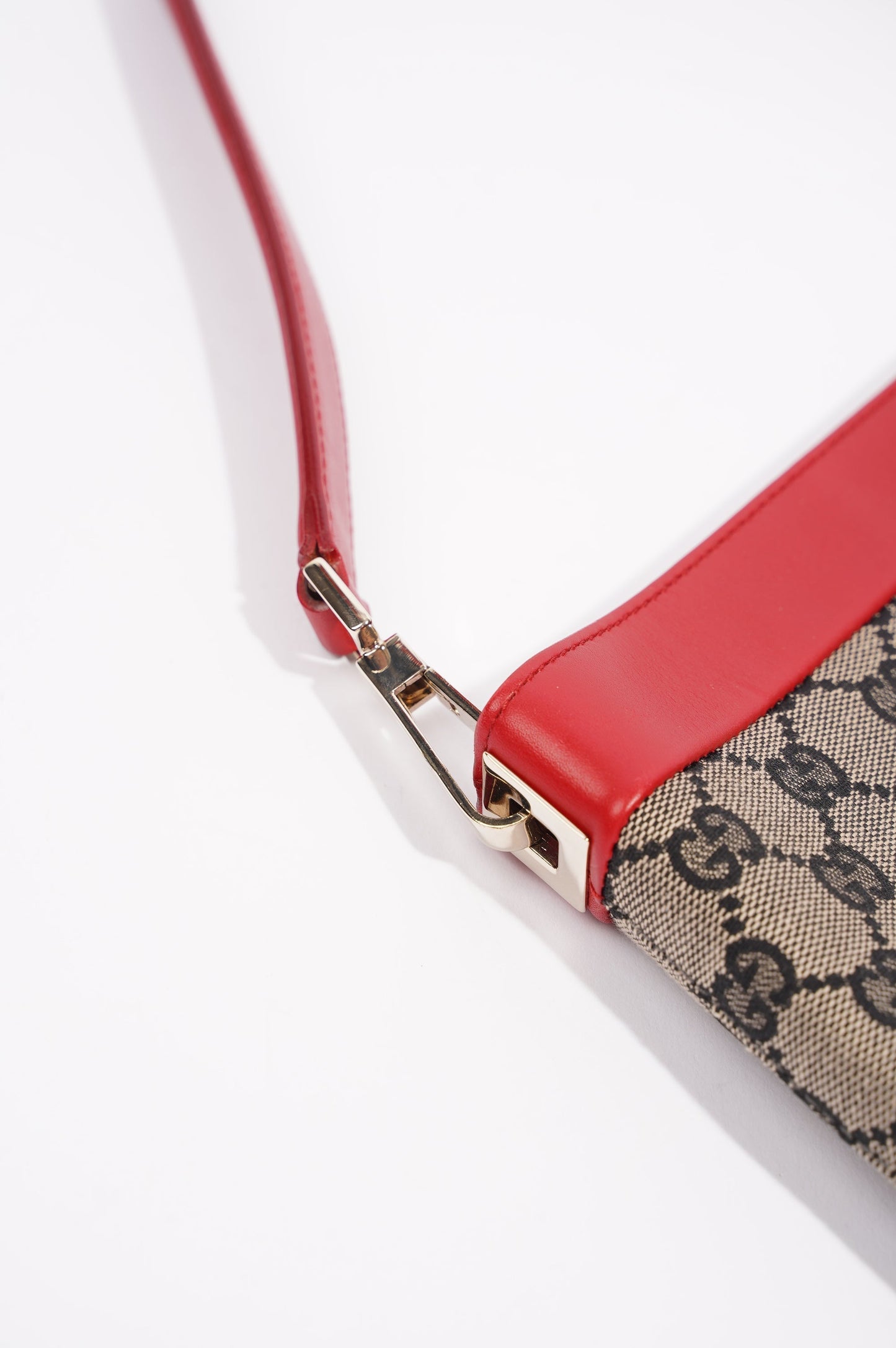 Gucci Womens GG Canvas Shoulder Bag Supreme / Red